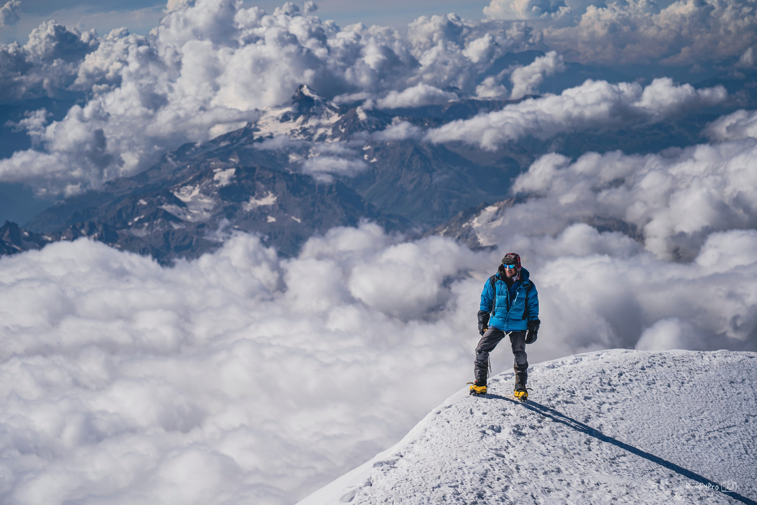 Восхождение на Эльбрус 26 августа 2023 Стремление. Репортажный фотограф в Краснодаре Рындин Дмитрий