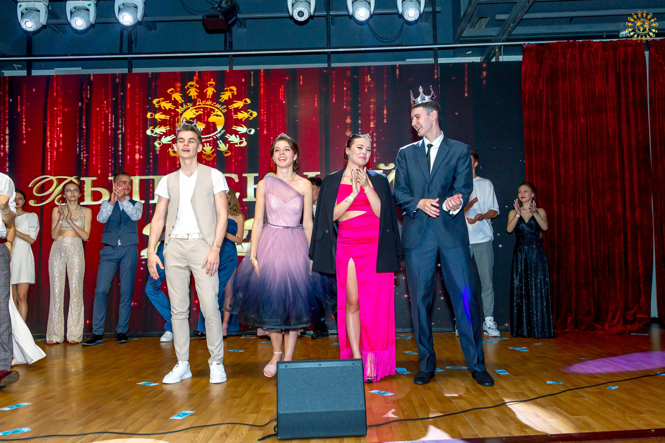 Выпускной 2023 (11-е классы) Triumph City Hall Москва. Репортажная съемка в Москве и области. Анималистика