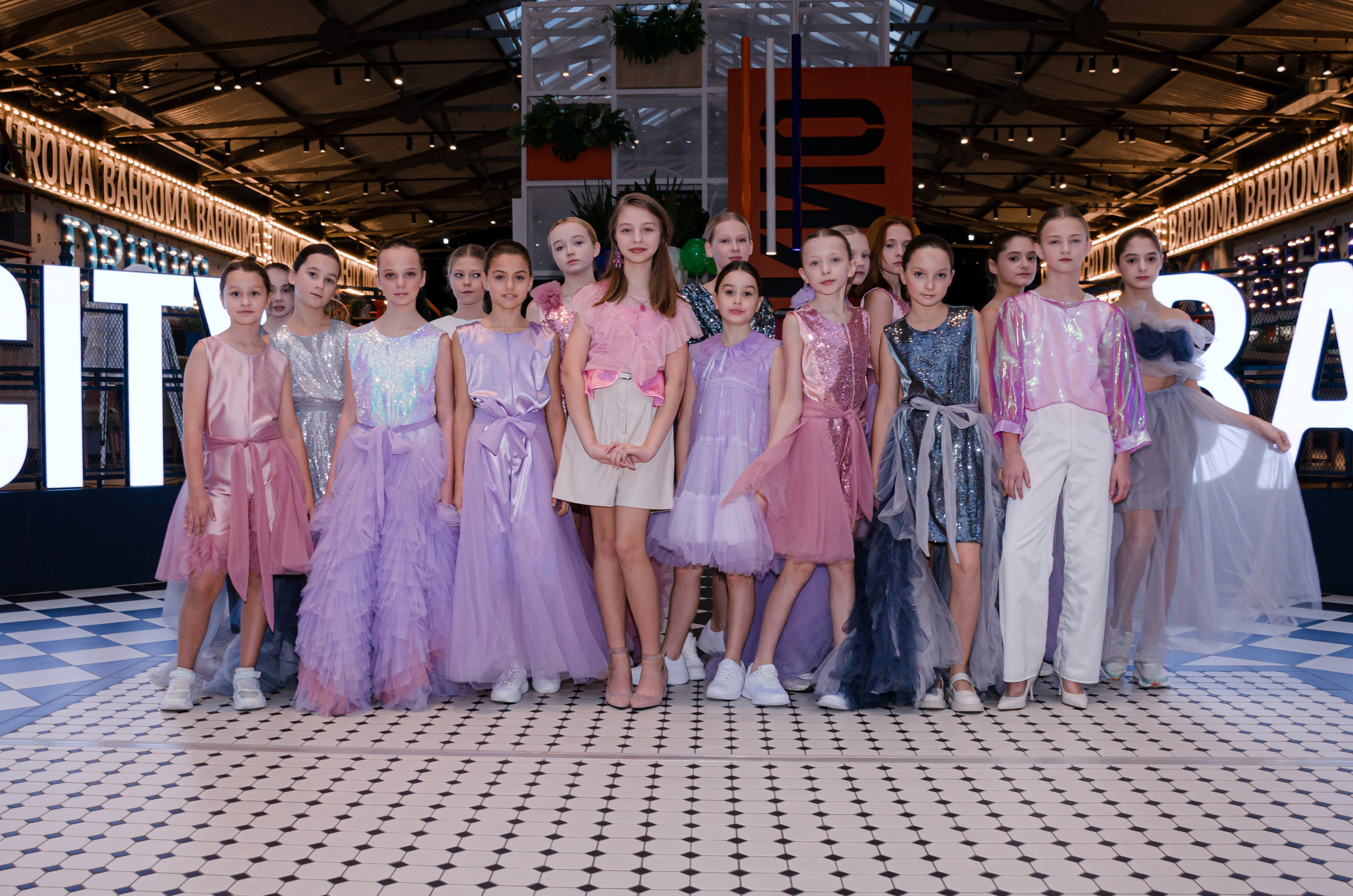 Показы мод. Портретный и репортажный фотограф в Санкт-Петербурге Варвара Жукова