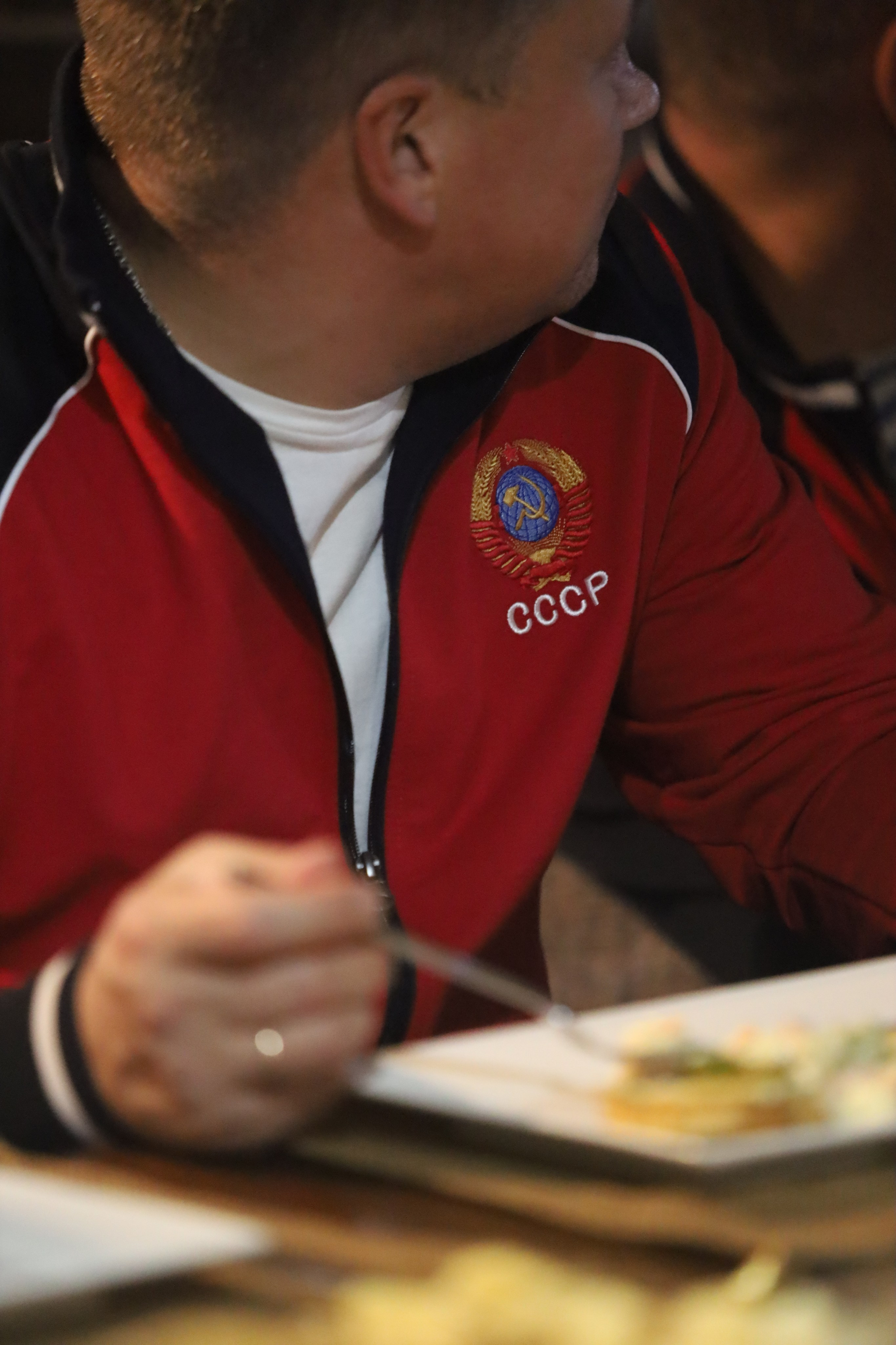 Дискотека в стиле 90-х. Репортажный фотограф Анапа