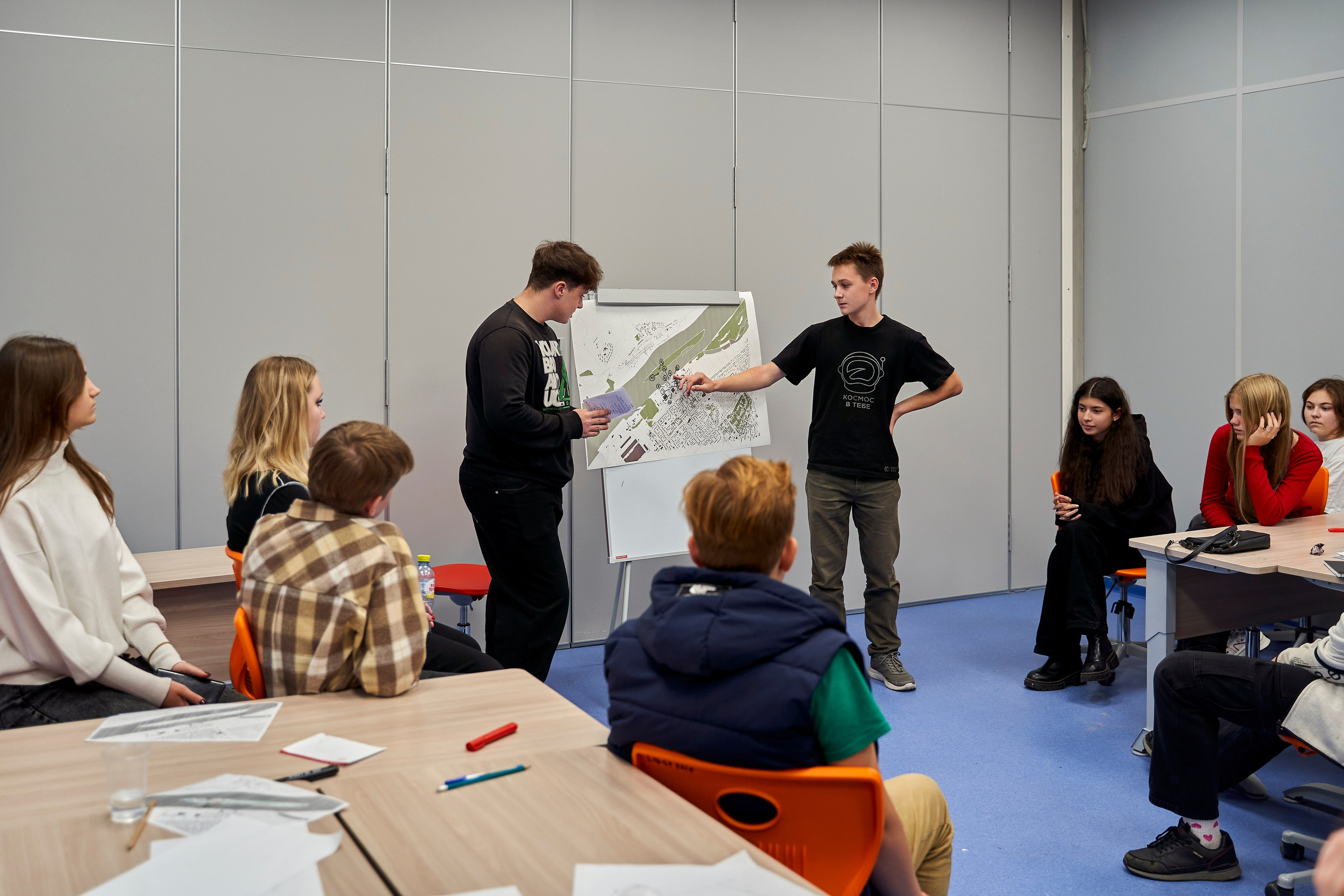 Городская экспедиция «Взрослый взгляд на Нижний» (Эн+ & Точка Урбан). Репортажный фотограф Вилянов Евгений. Нижний Новгород