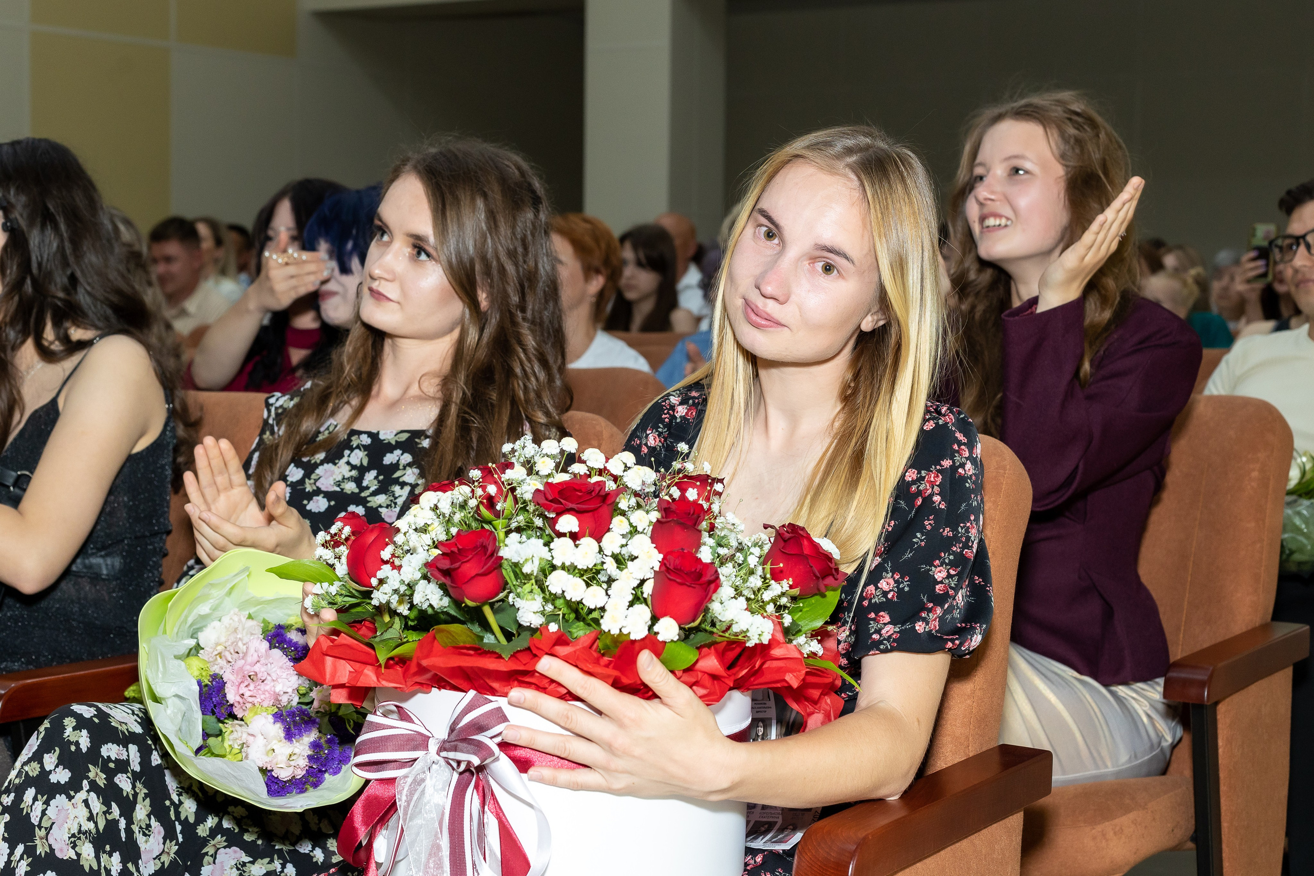 Вручение аттестата 2025. Выпускные альбомы Майкоп, Краснодар Елена Золотарева