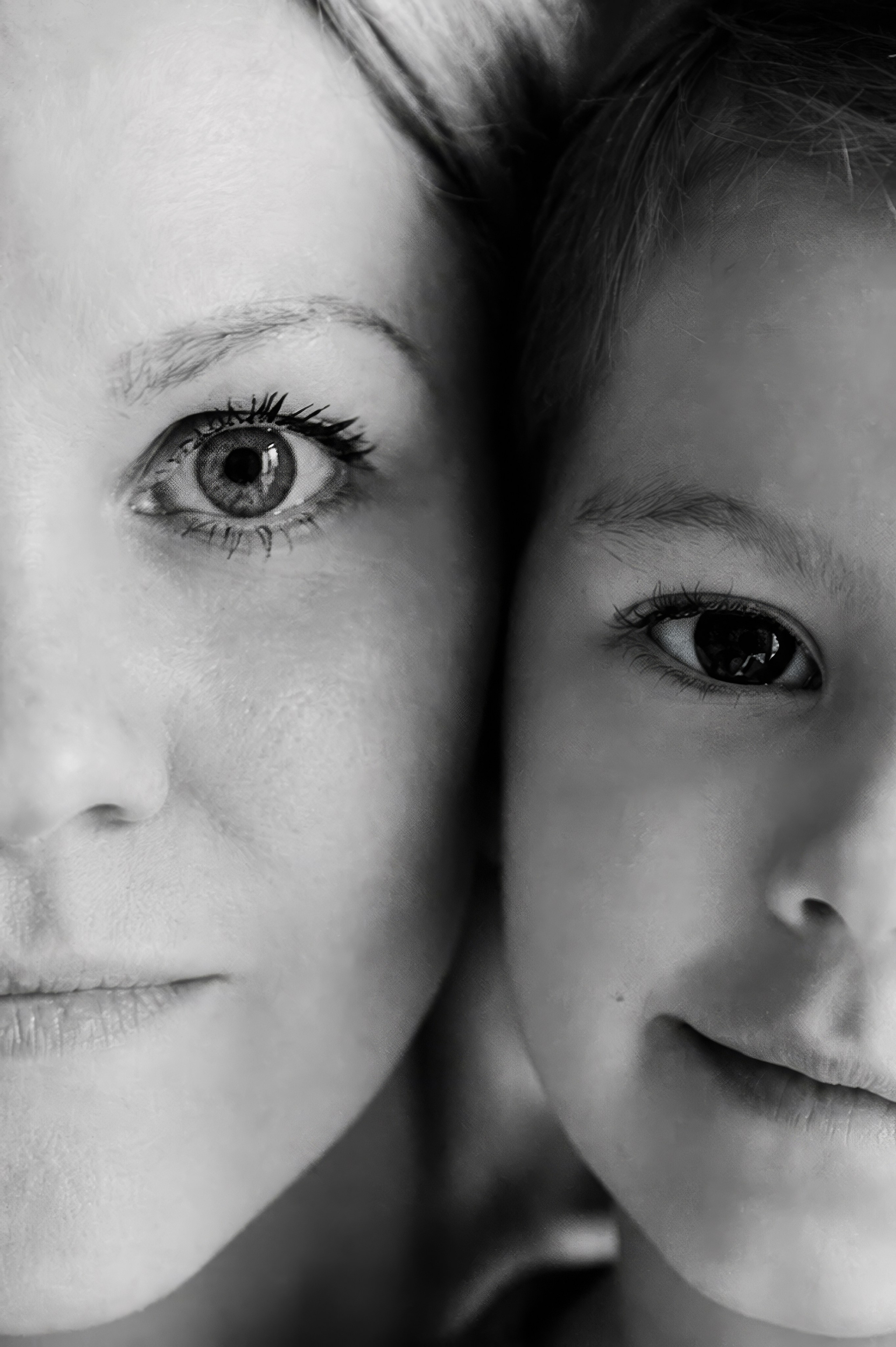 Portrait enfant en Noir et Blanc. Photographe des familles et enfants à Nantes et alentours