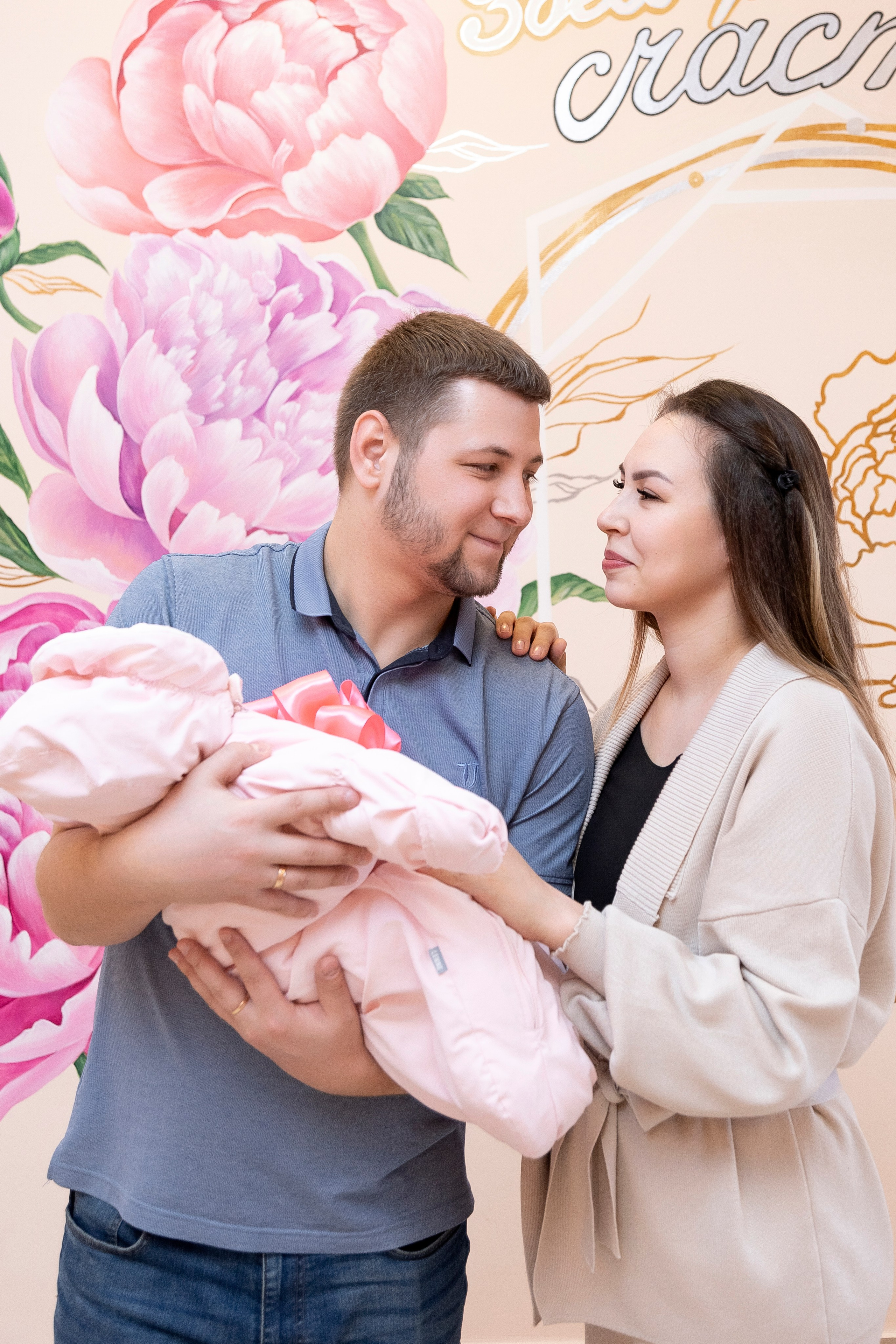 Выписка из роддома. Семейный фотограф в Сургуте Тимершина Мария