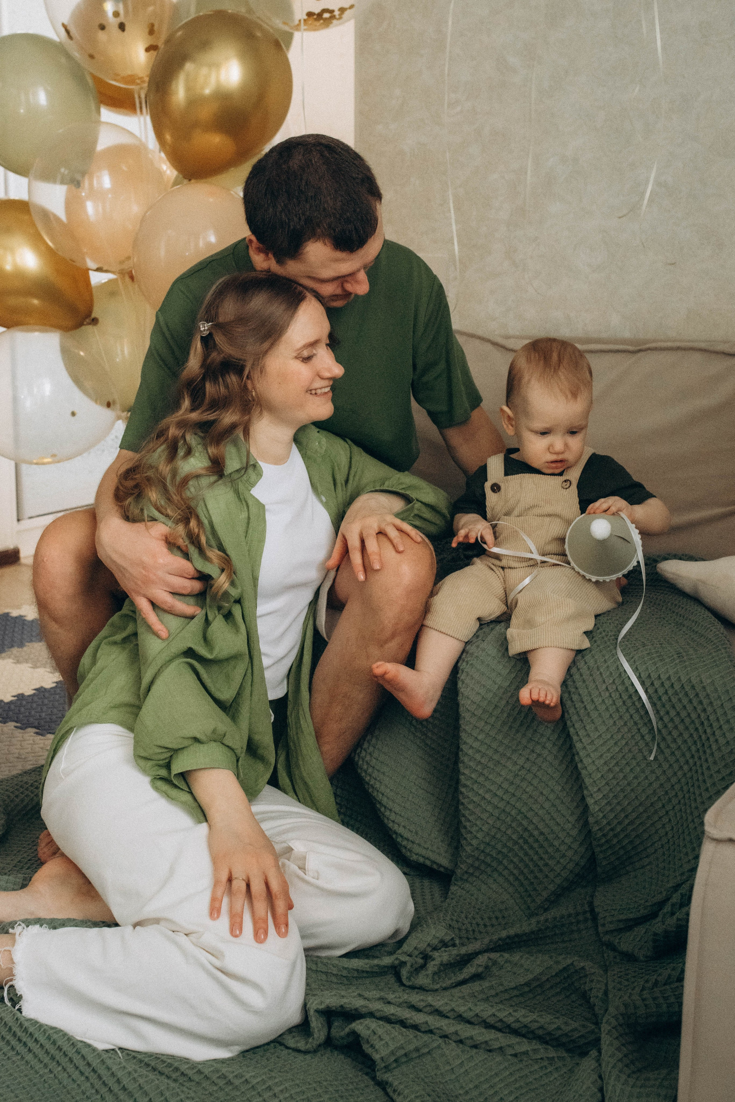 Семейная фотосессия ко дню рождения малыша. Семейный фотограф в Железнодорожном Масаева Елена