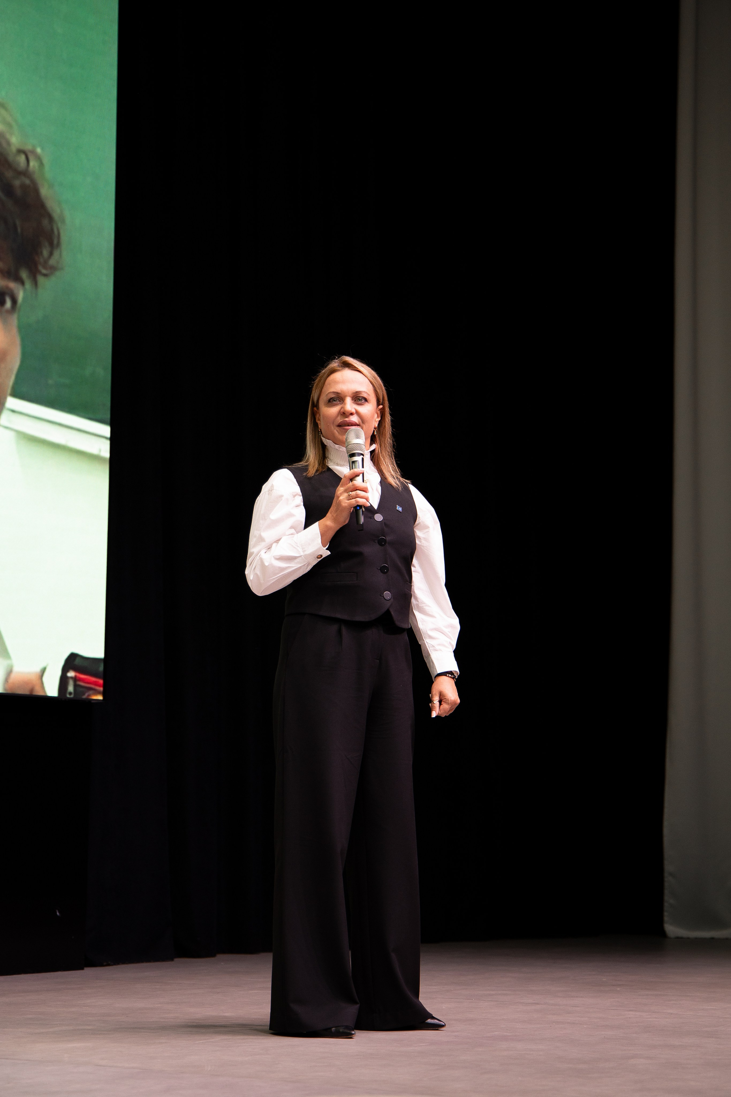 Выпускной в школе. Анна Рышкевич