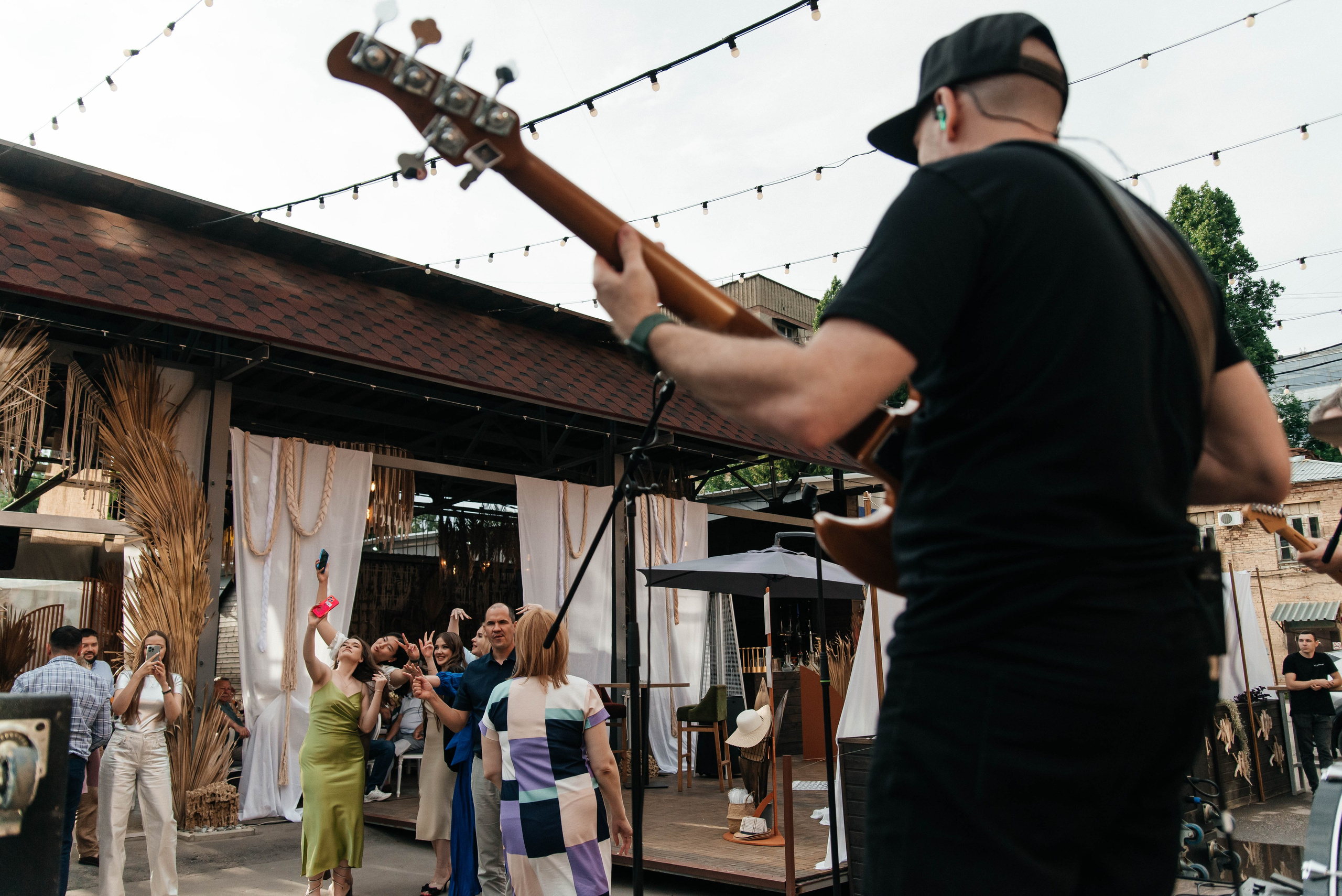 Вадим и София короткая версия свадебного дня. Меня зовут Александр Литвинчук и я свадебный фотограф в Саратове