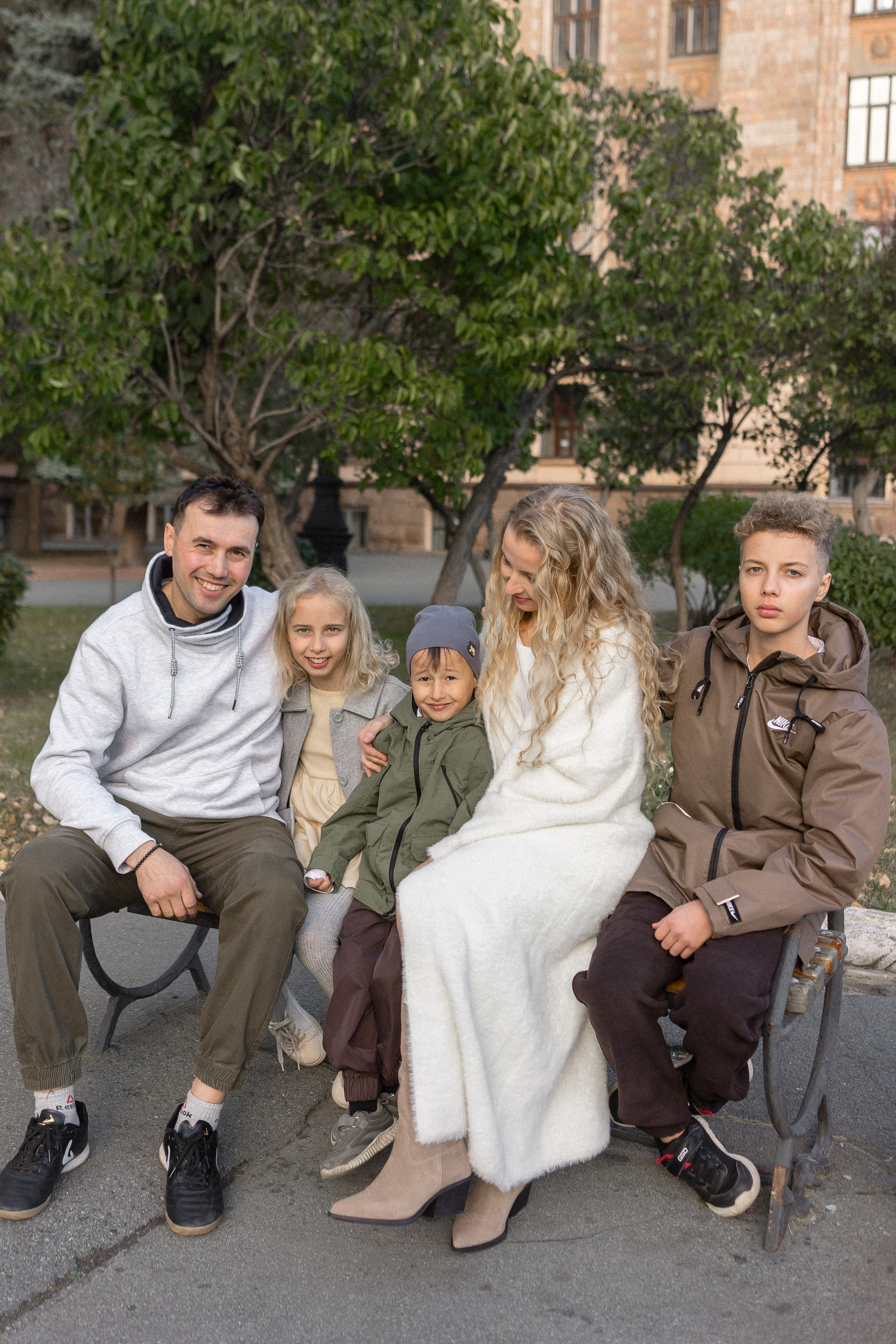 Артур, Наталья, Амин, Ева, Эмин. Прогулка дружной семьи. Эстетичная фото- и видеосъёмка Ирина Арсентьева. Челябинск и весь мир