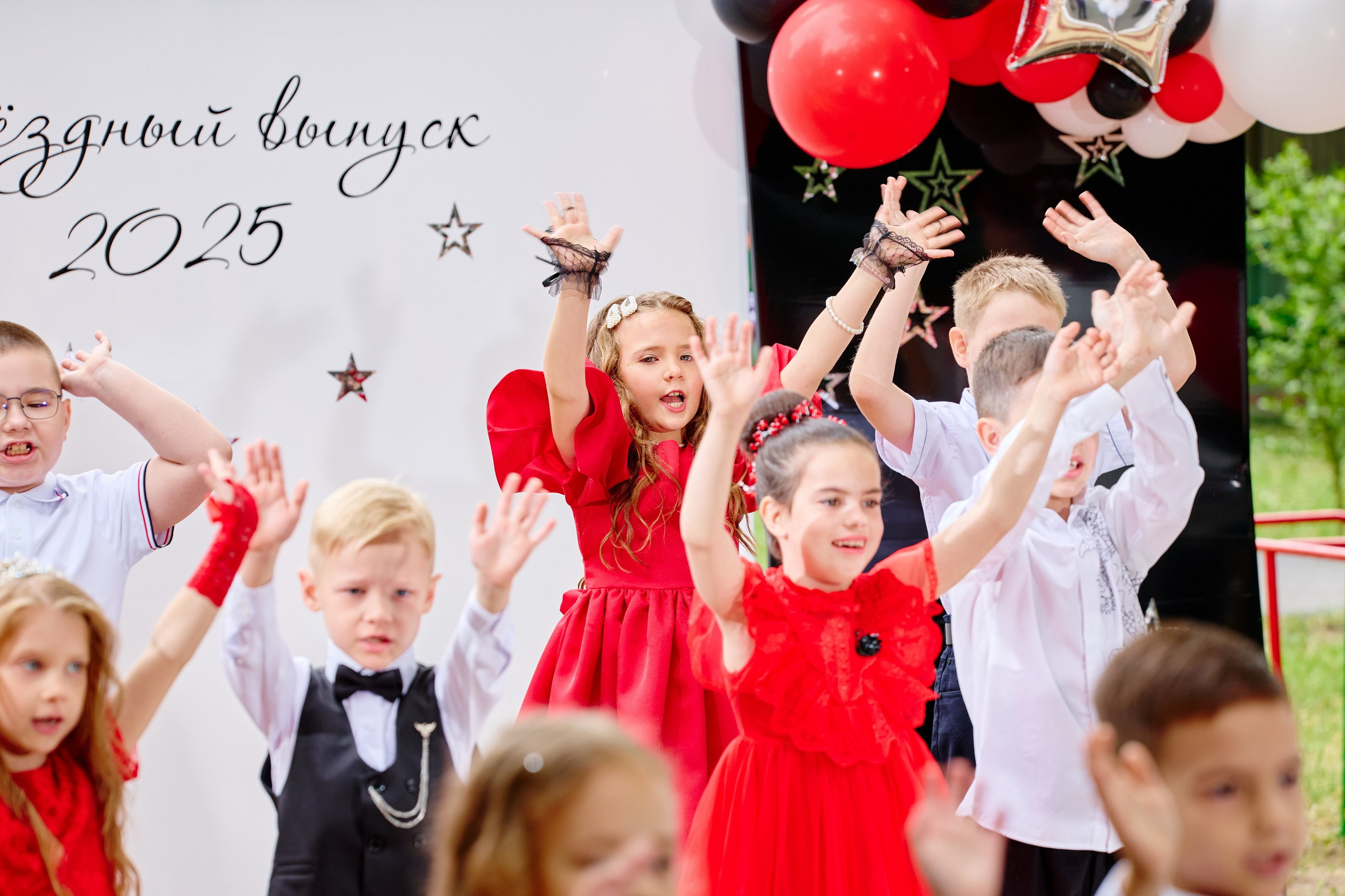 Выпускной 45 сад. Фотограф Выпускные альбомы Таганрог Сергей Коробченко