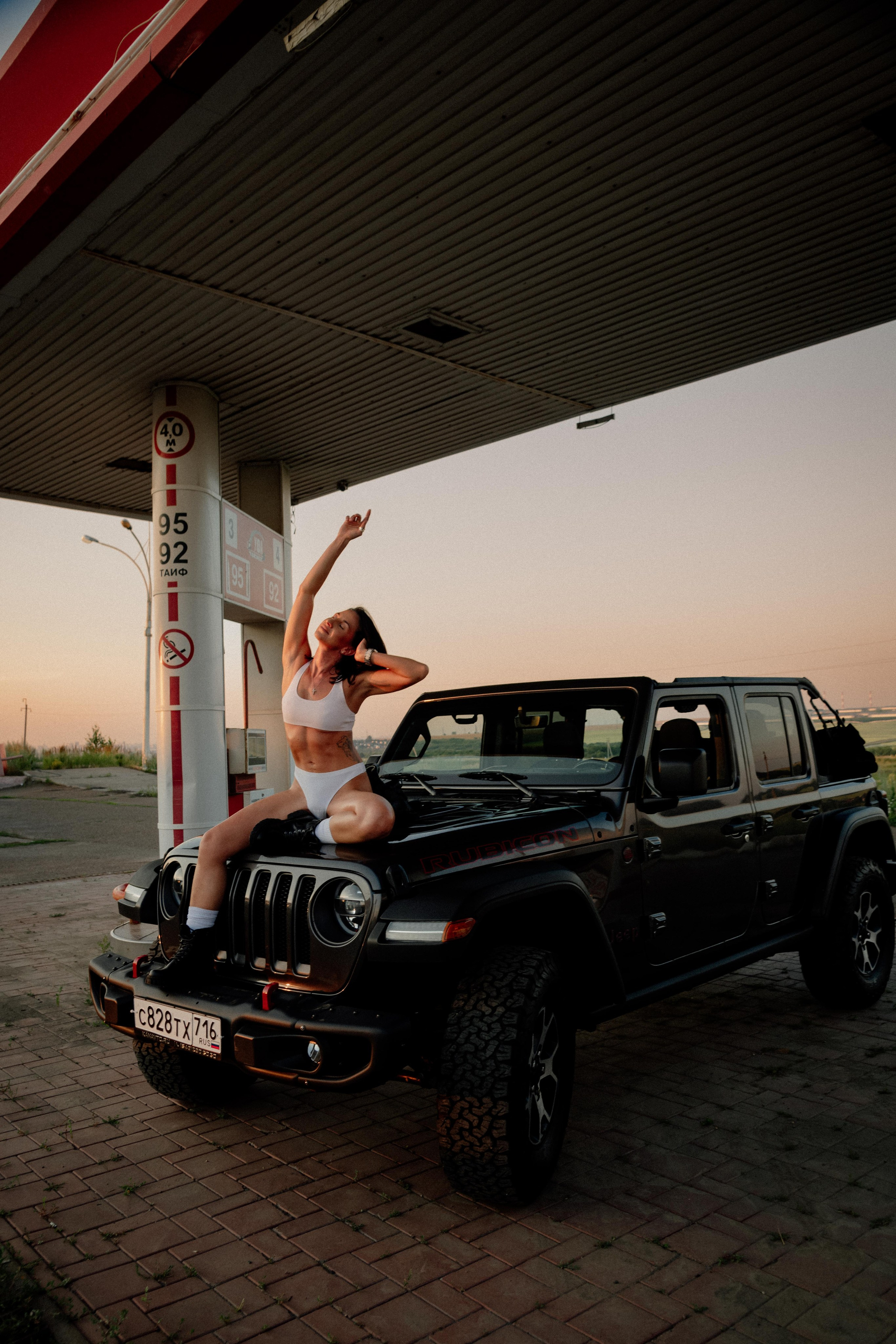 Заправка. Фотограф Алёна Евграфова