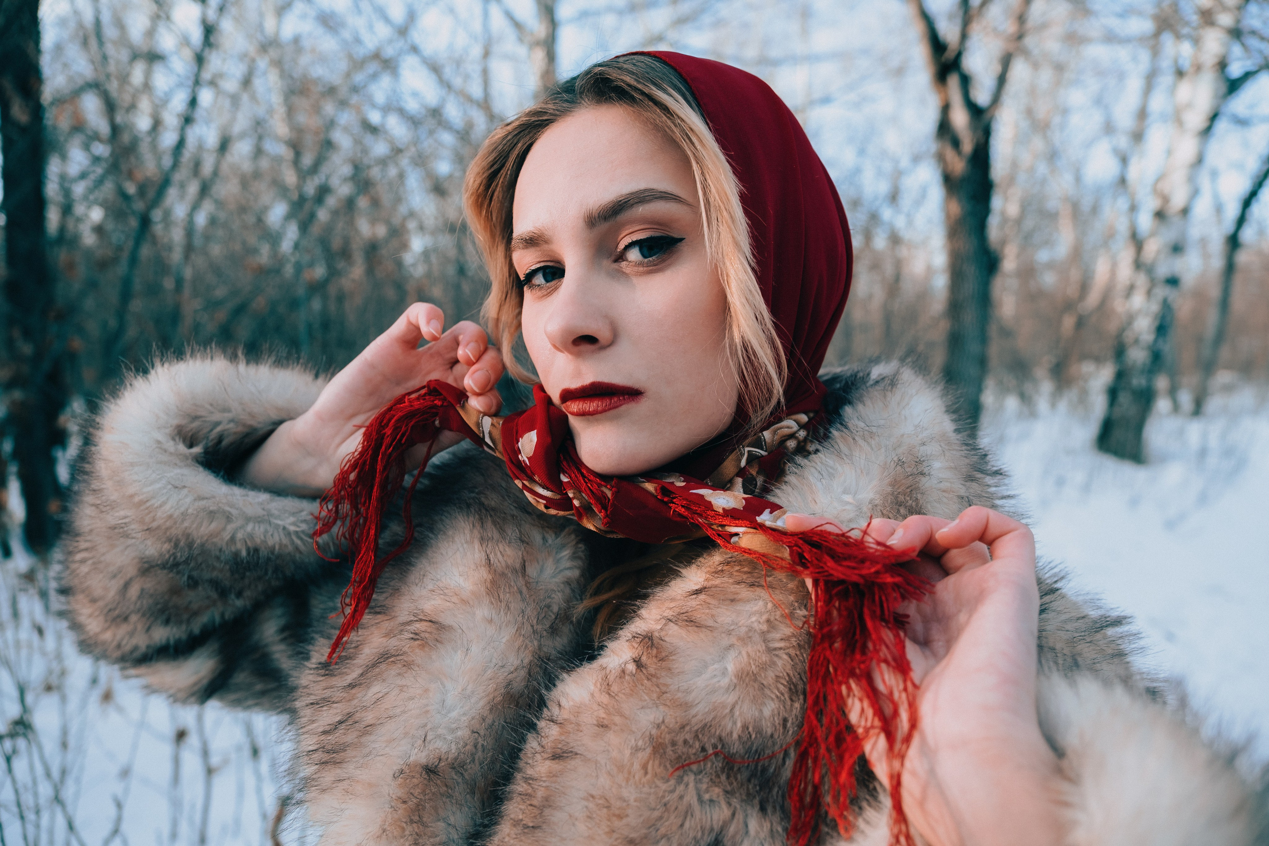 Портретная фотосессия в парке зимой в Санкт Петербурге