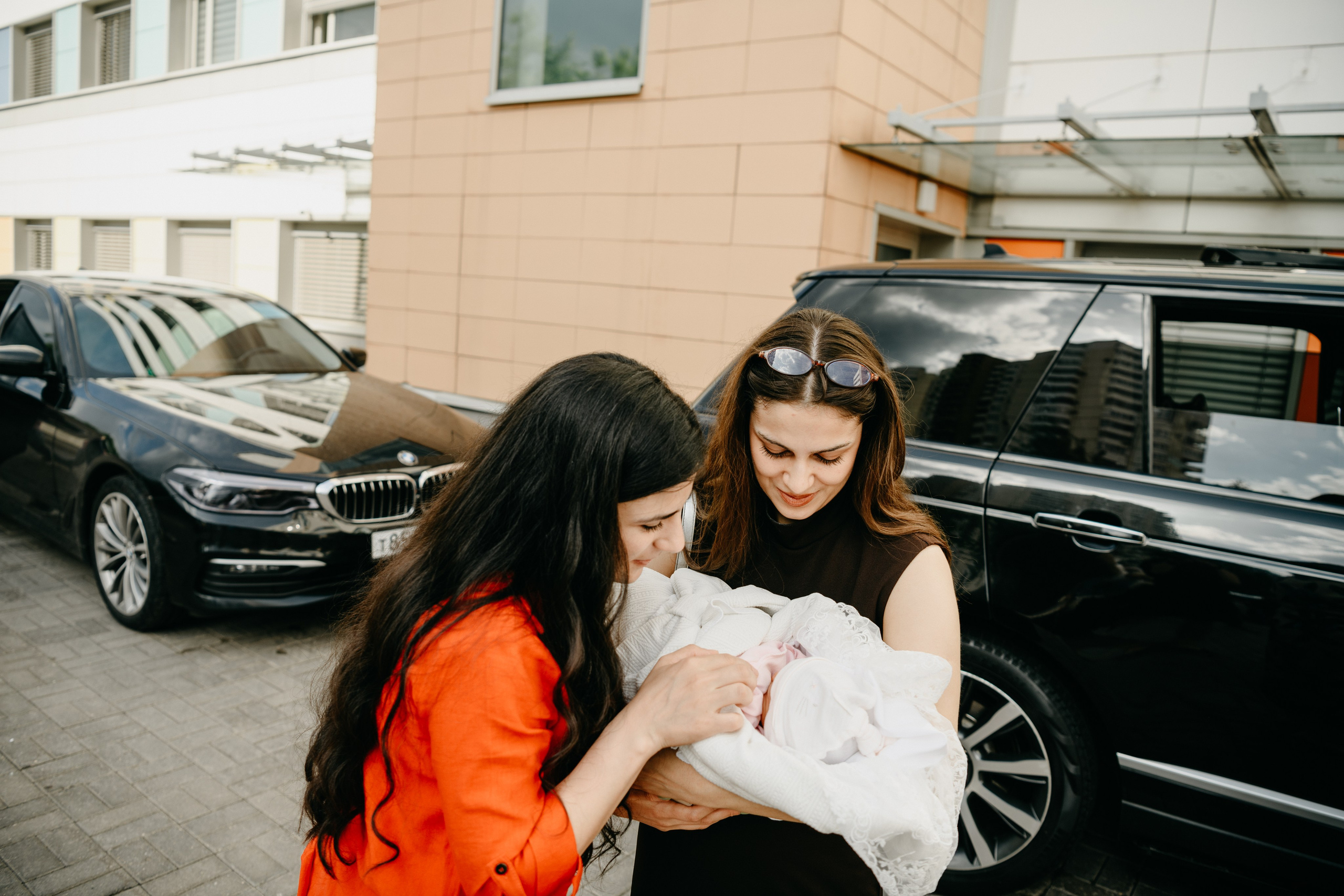 Выписка Амелии в ФГБУ Кулакова. Фотограф на выписку из роддома в Москве и МО