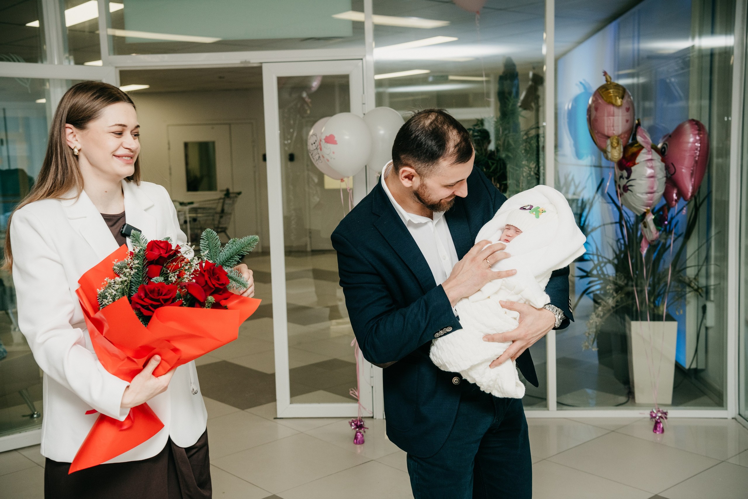 Выписка Авроры. НИИ КУЛАКОВА. Фотограф на выписку из роддома в Москве и МО