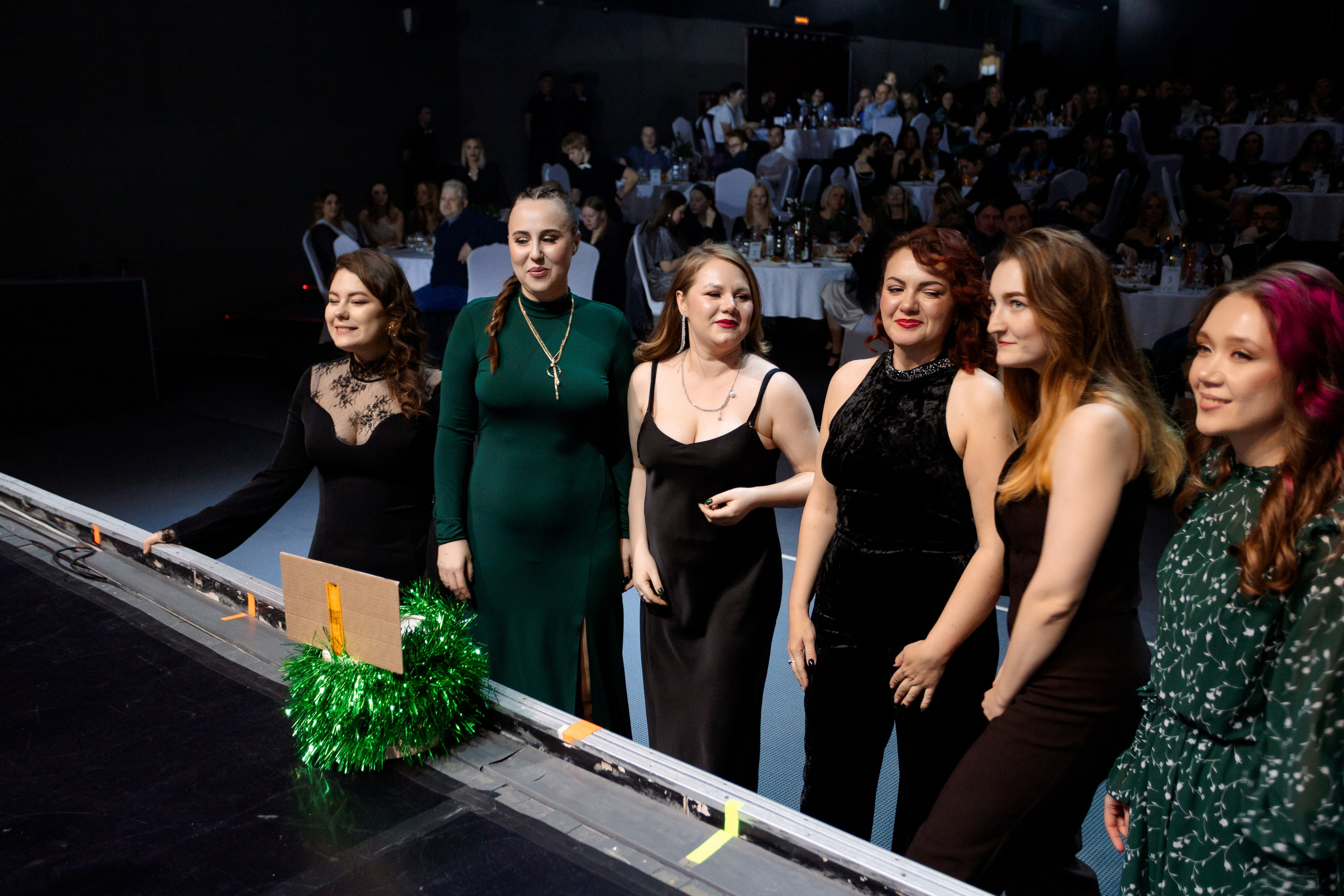 РЕПОРТАЖ: НОВЫЙ ГОД В ДК МЕТАЛЛУРГ. Профессиональный фотограф в Ижевске Леша Петров