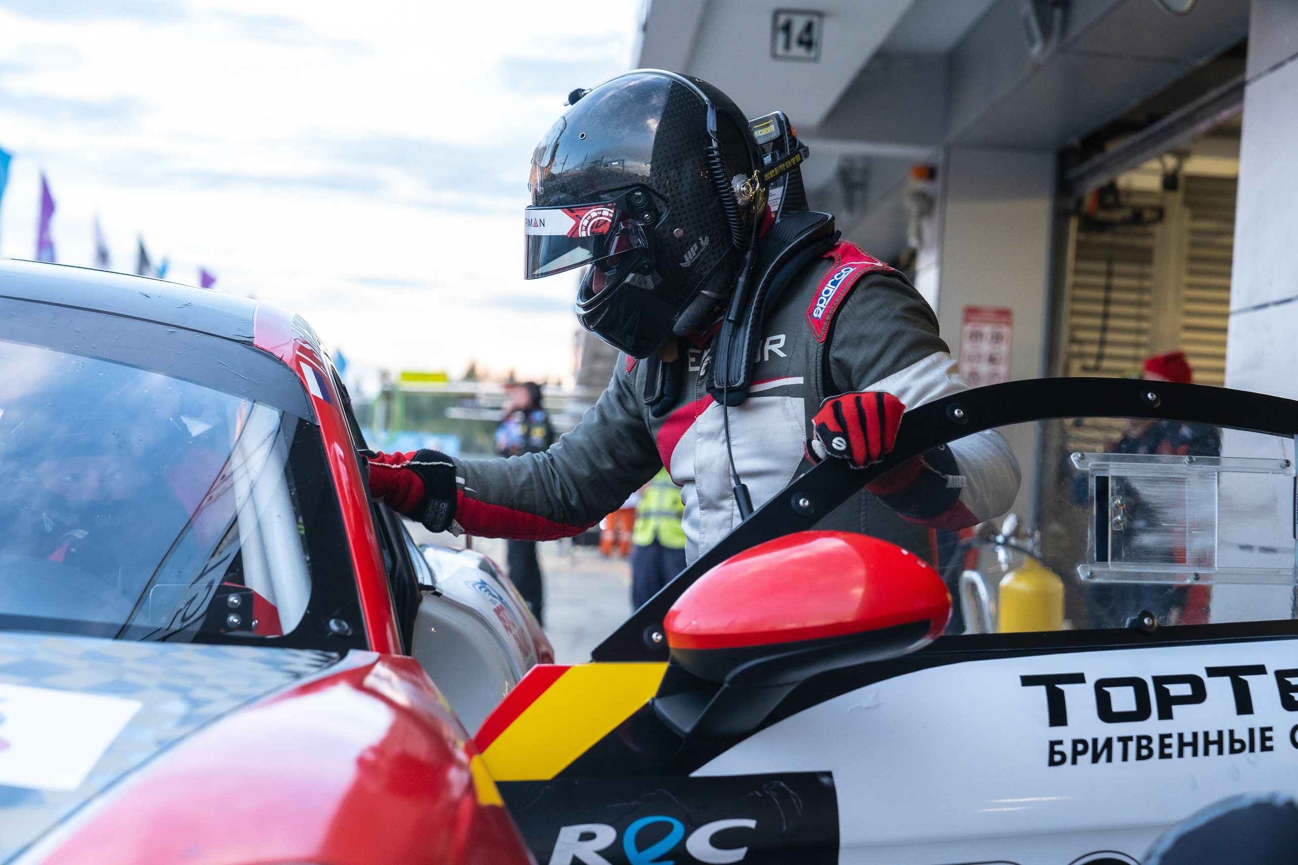 Фото четвертого этапа Российской серии гонок на выносливость. Фотограф Николай Прокофьев модельные тесты в Москве