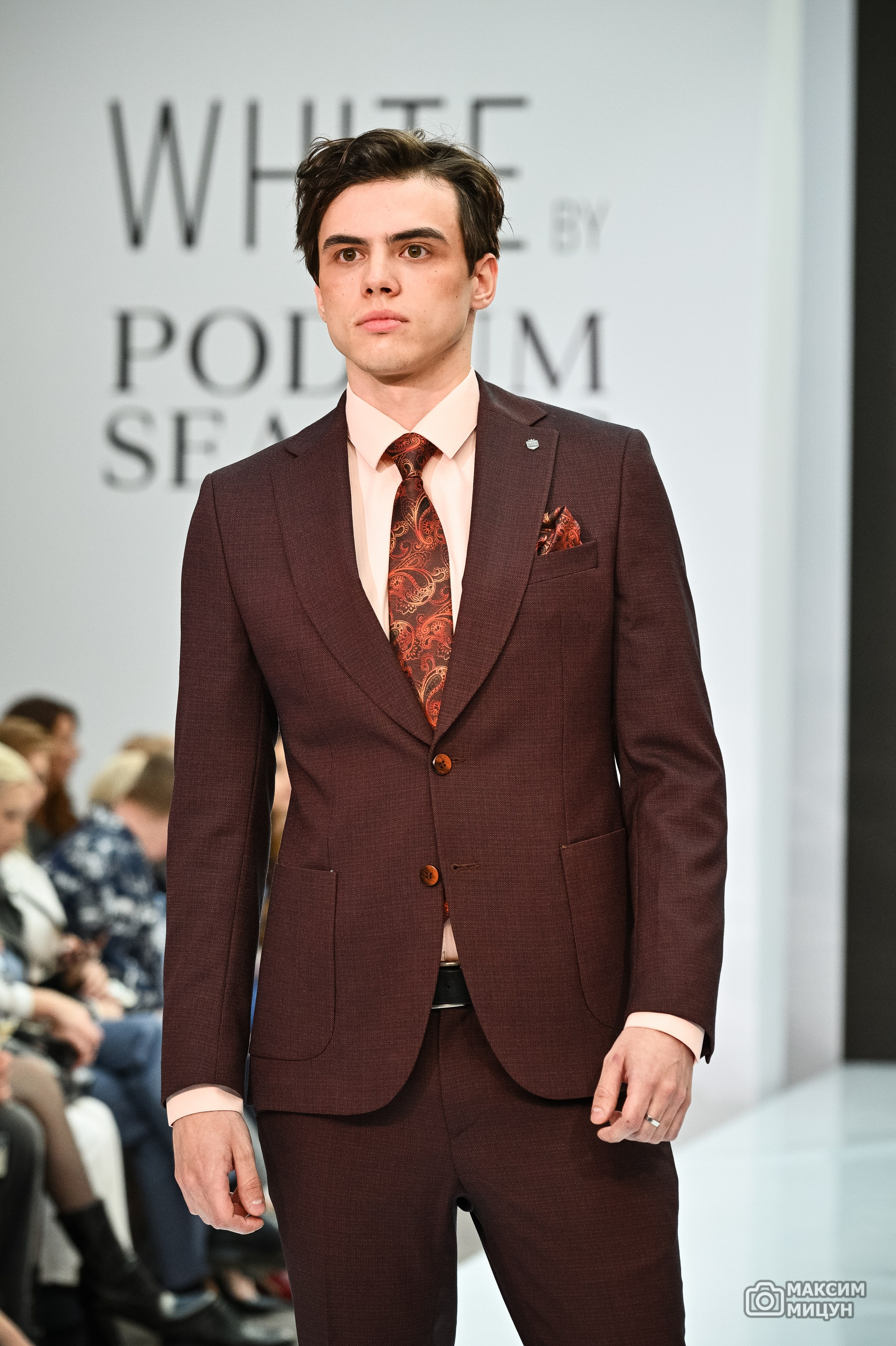 Модные показы. Фотограф Максим Мицун. Портрет, свадьба, репортаж, каталог