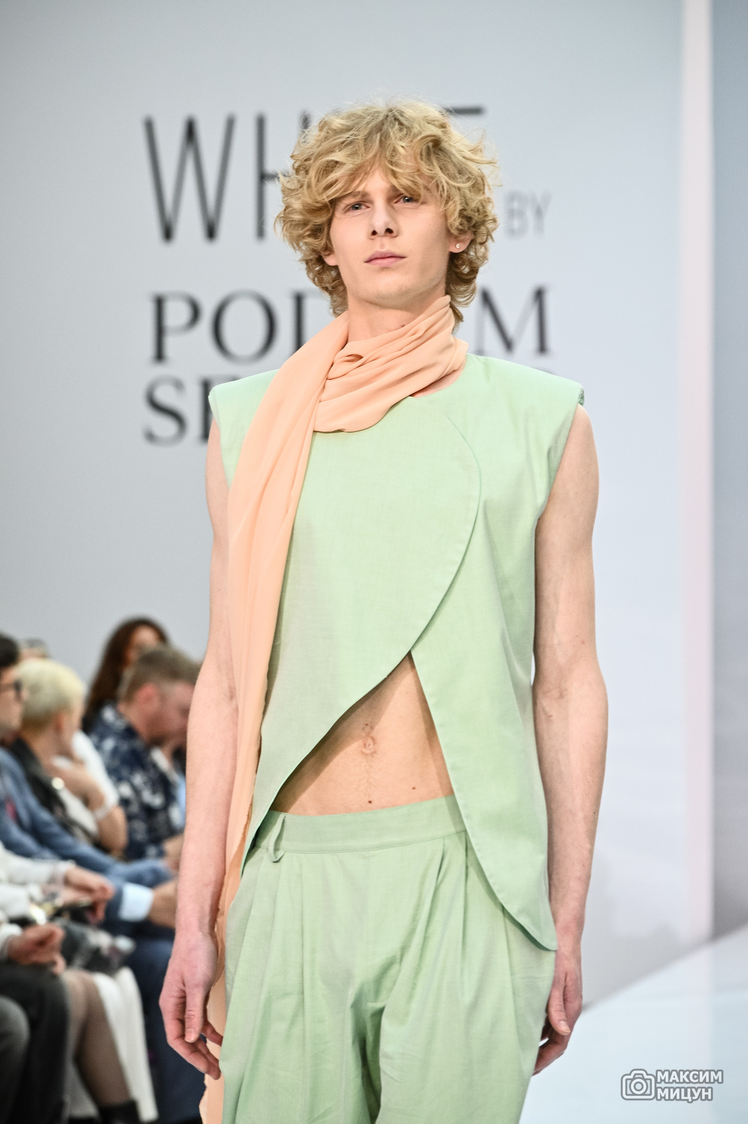 Модные показы. Фотограф Максим Мицун. Портрет, свадьба, репортаж, каталог