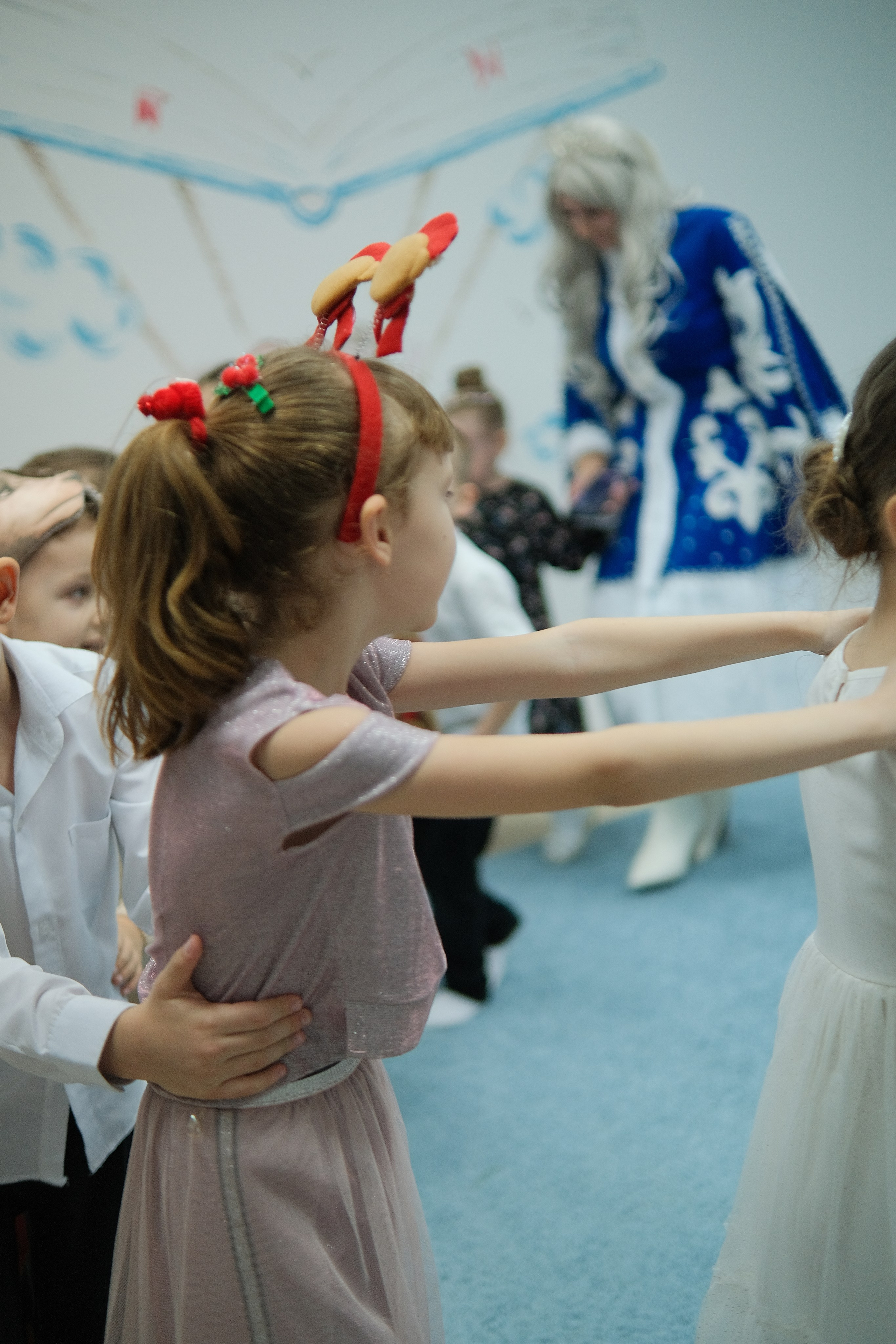 Мир знаний (Новогодний утренник). Serg_film