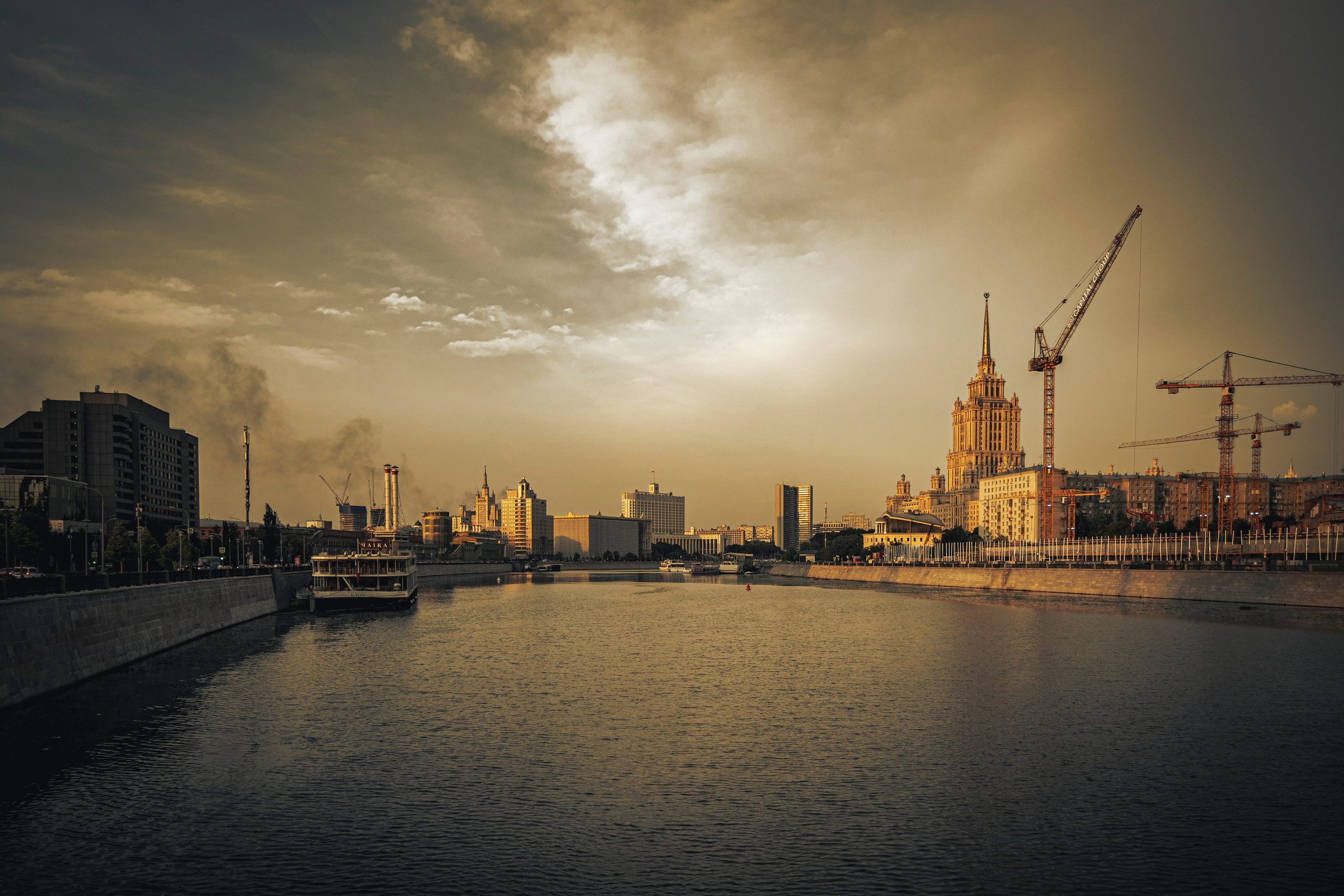 Фотопрогулка. Москва. Июль 2023. Фотограф Роман Адлер