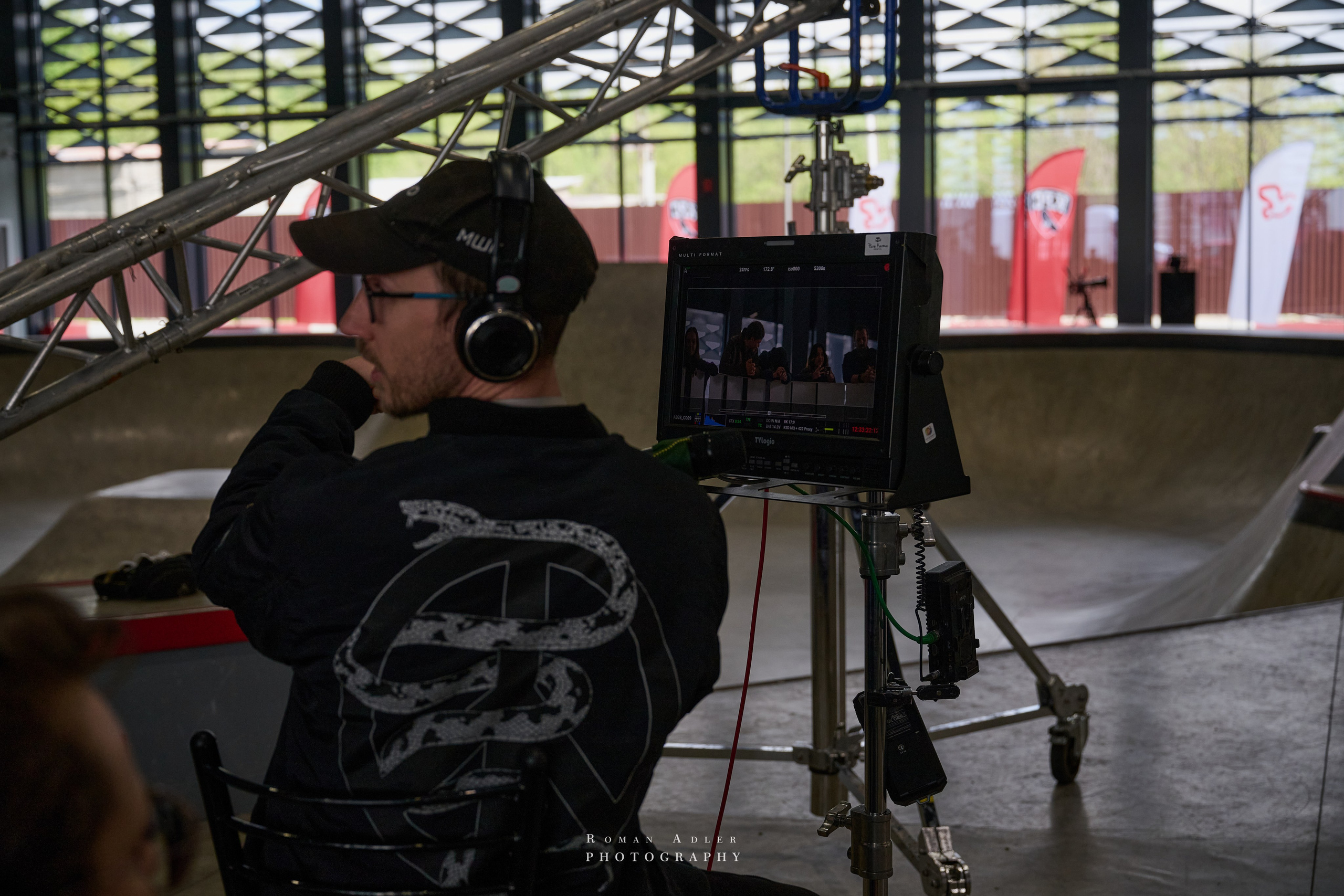 Репортаж со съёмок фильма «Своя в доску». Фотограф Роман Адлер