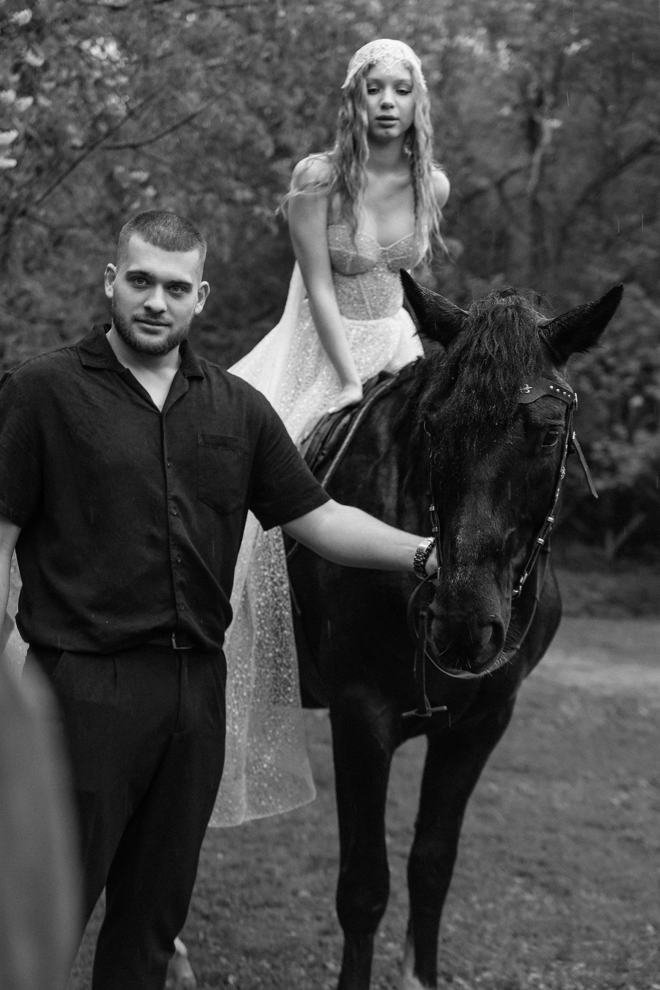 Свадебная сьемка на конюшне. Фотограф Юлия Мальцева