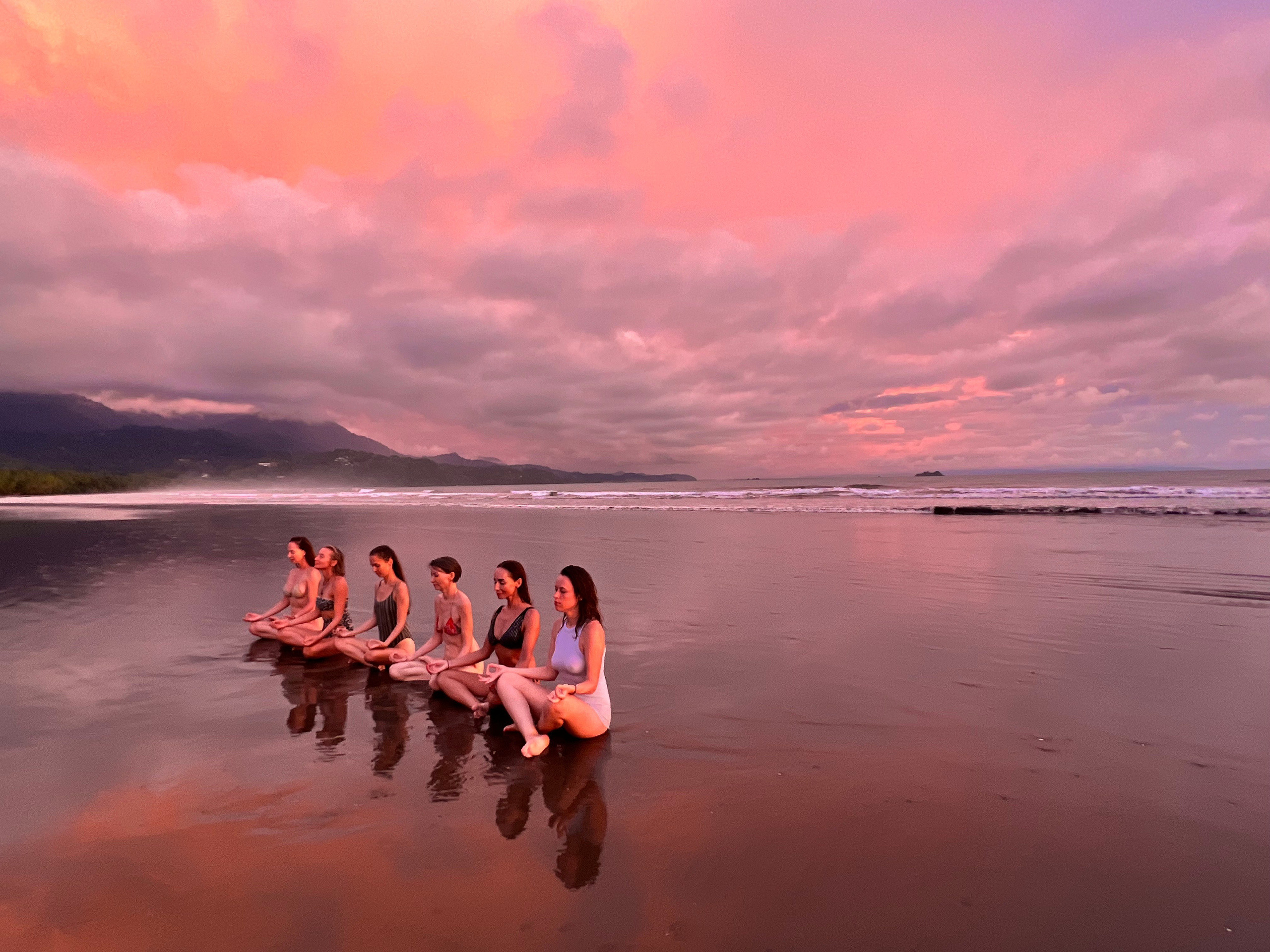 Retreats and therapy sessions. Family, portrait, content photo in Costa Rica Evgeniya Besprozvannykh