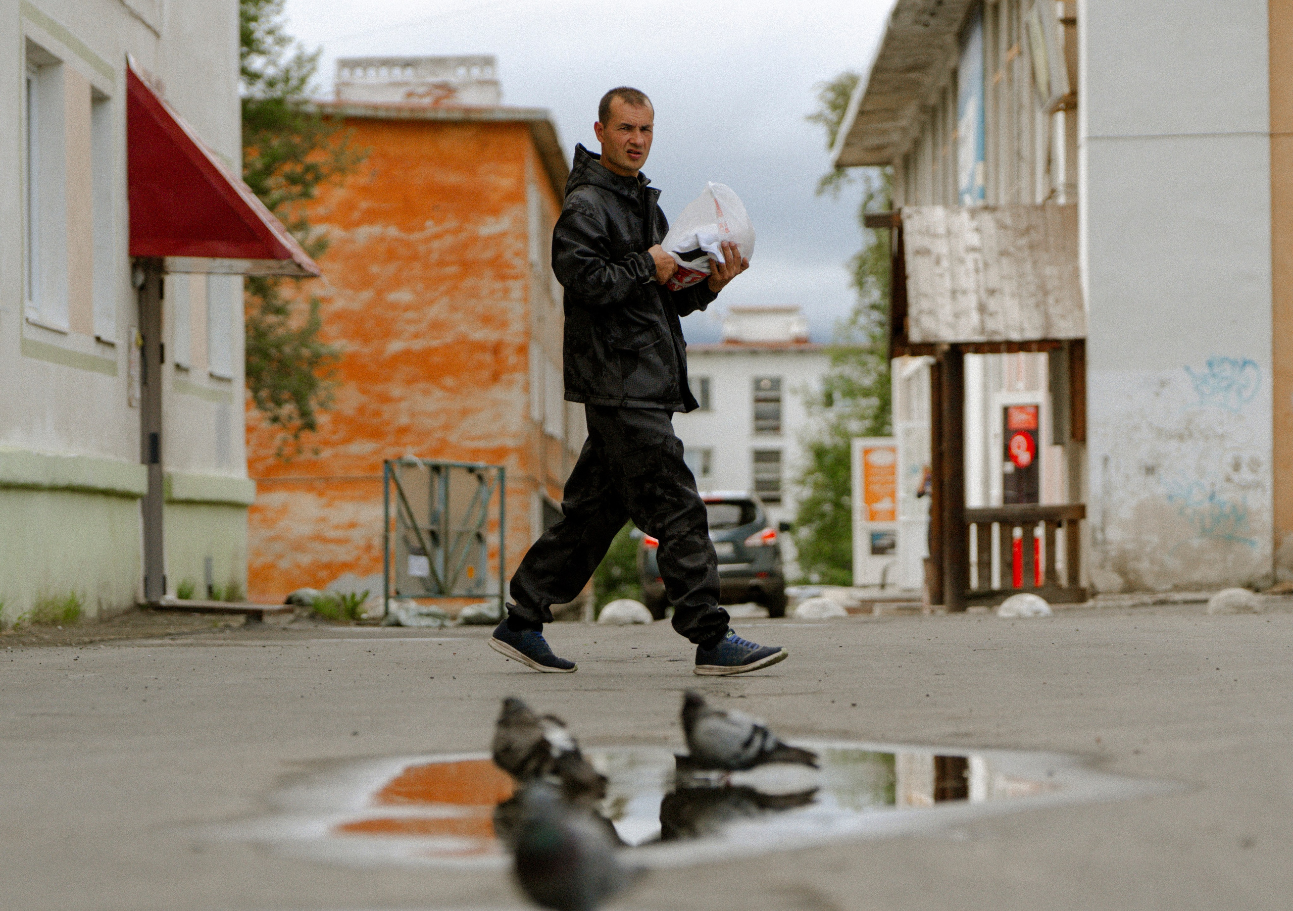 2024. Стрит-фотография, полная абсурда, идиотизма и красоты