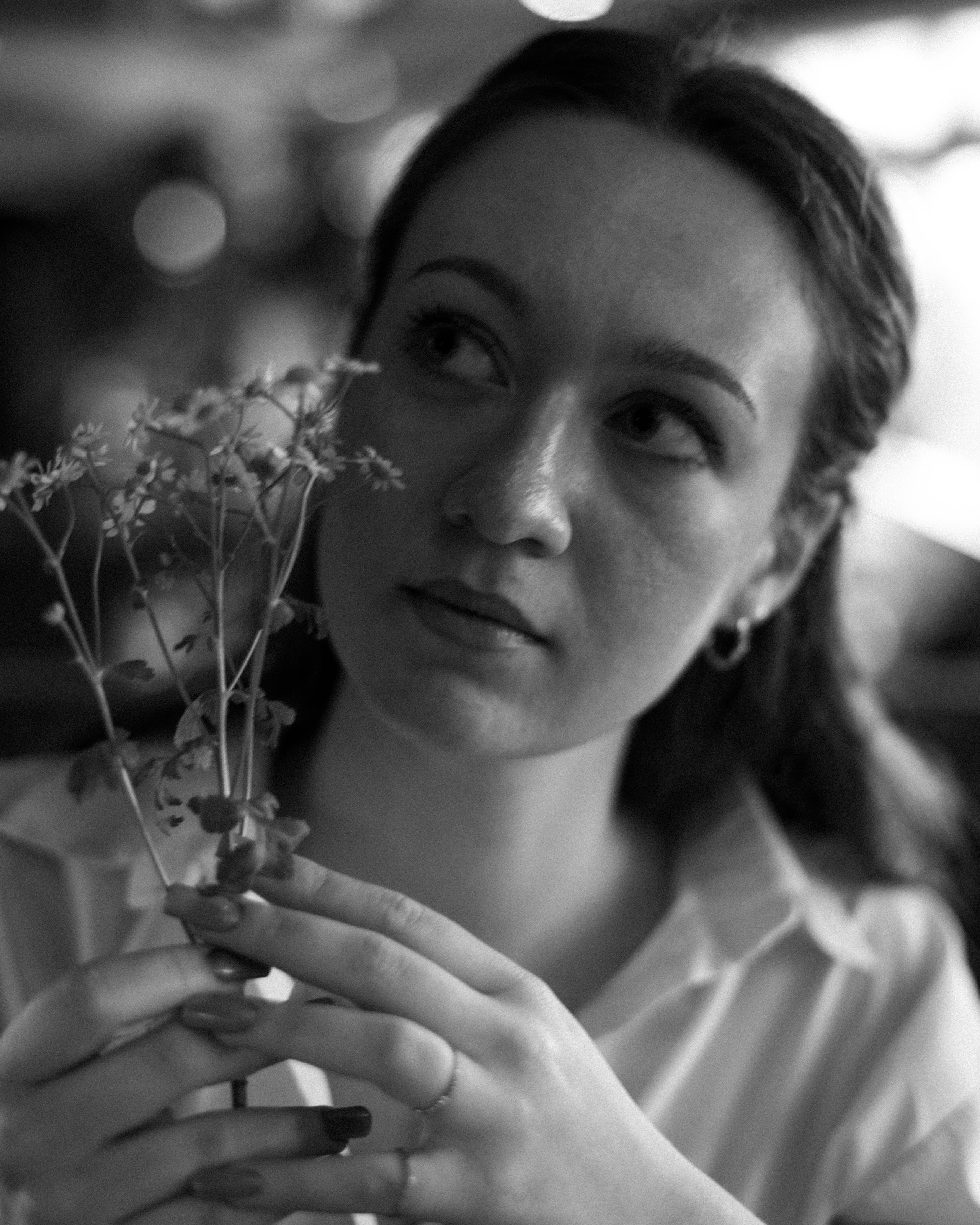 Настя. Женский фотограф. Создатель украшений ручной работы. Модель