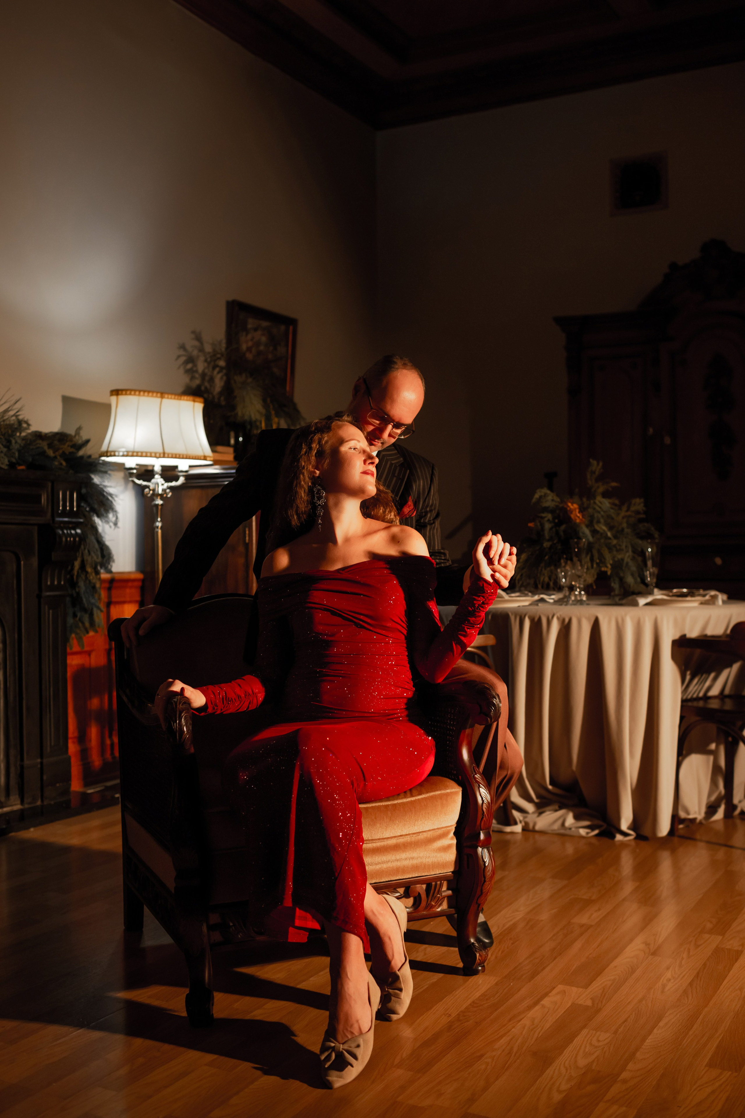 Парная эстетичная фотосессия в студии. Свадебный фотограф Кирилл Белый