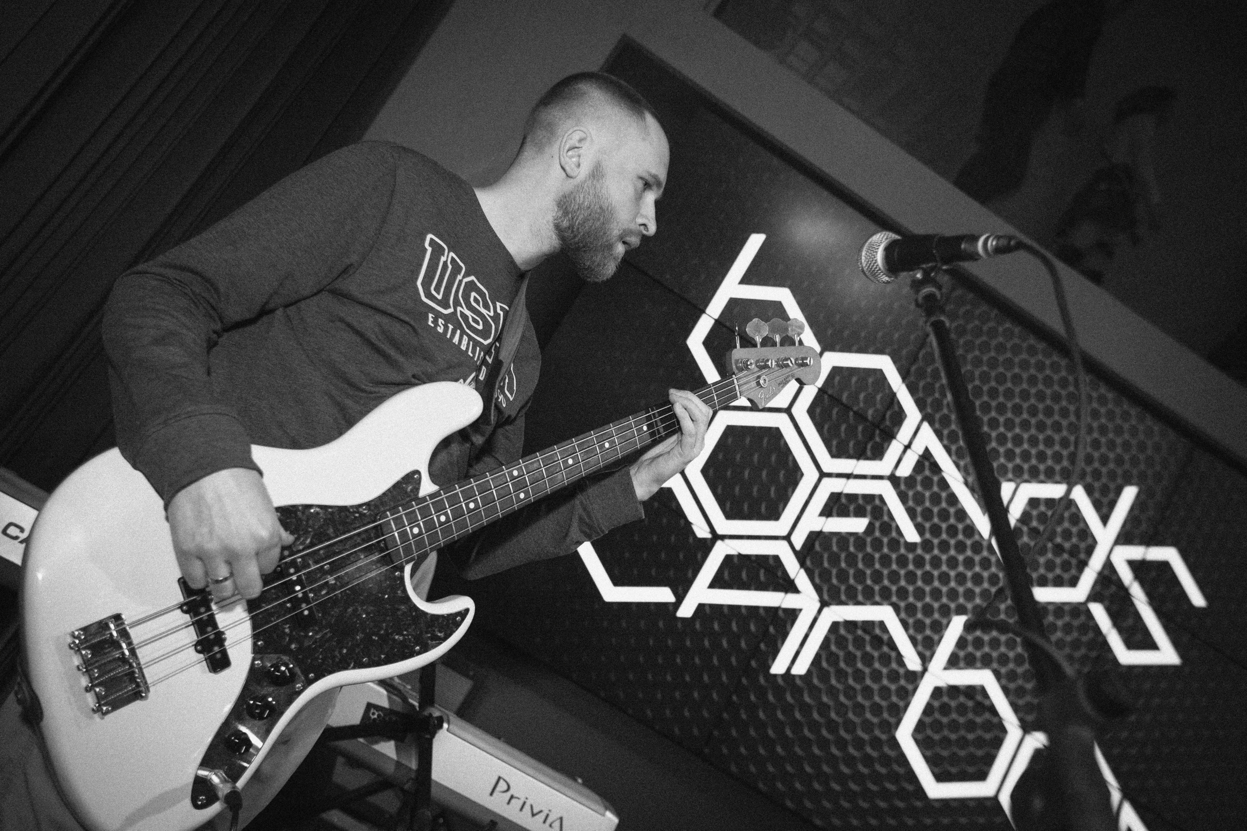 Bonds of Carbon. Stanislav Baryshev — People. Emotions. Atmosphere