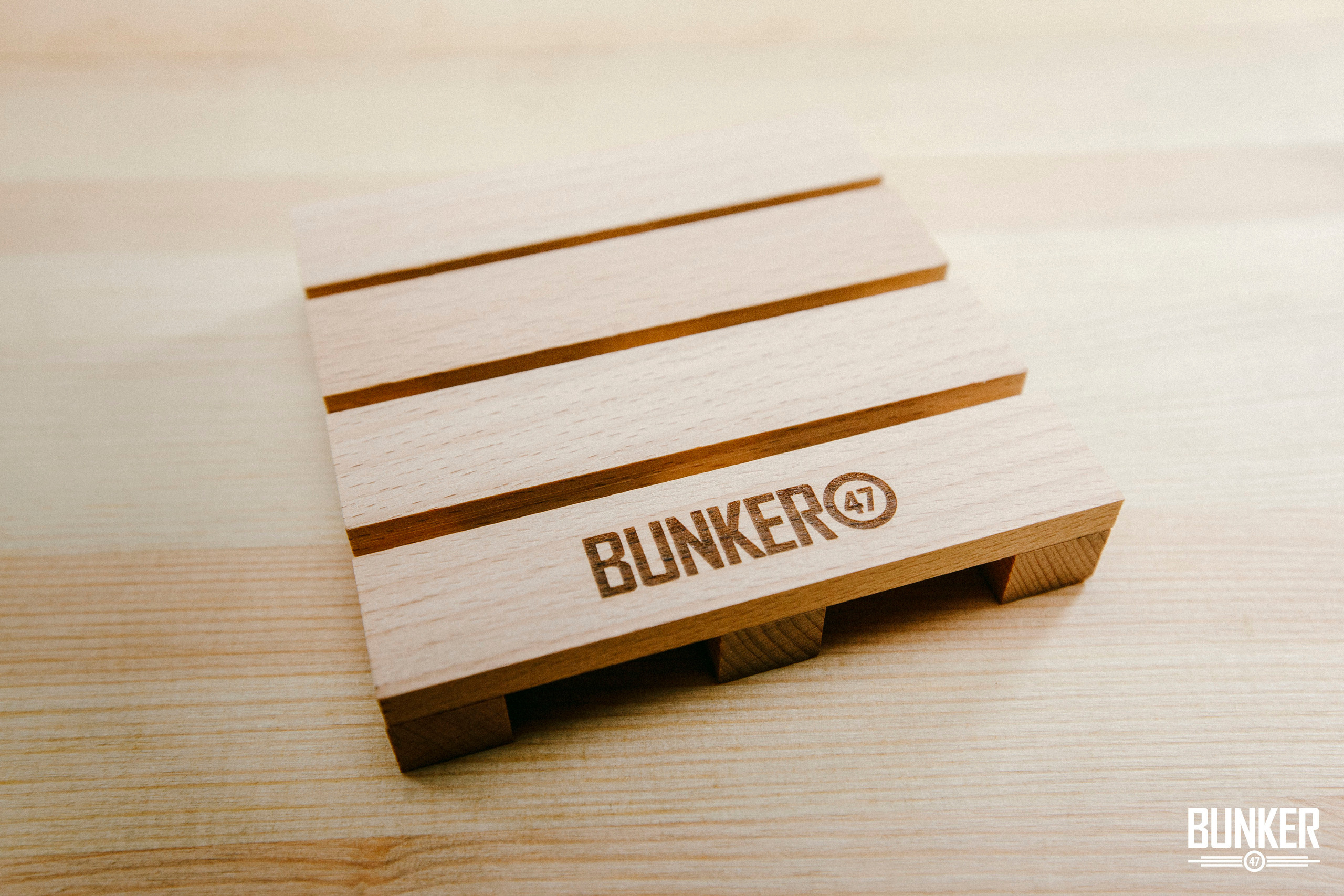 Сувенирная продукция для рок-клуба и бара «BUNKER47». Stanislav Baryshev — People. Emotions. Atmosphere