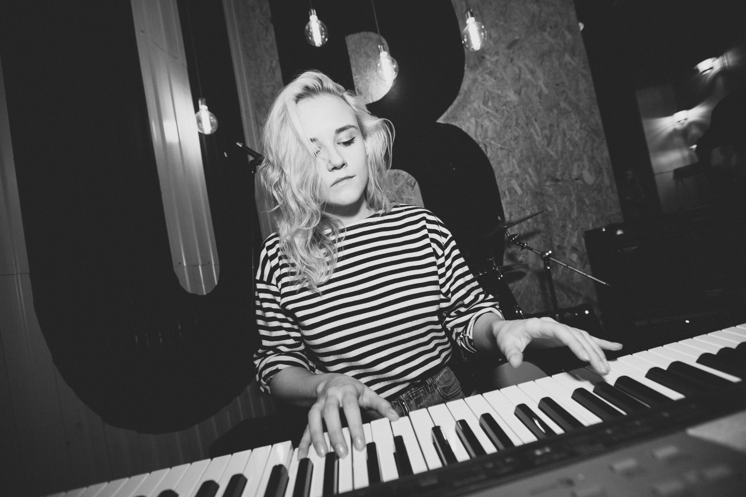 Bonds of Carbon. Stanislav Baryshev — People. Emotions. Atmosphere