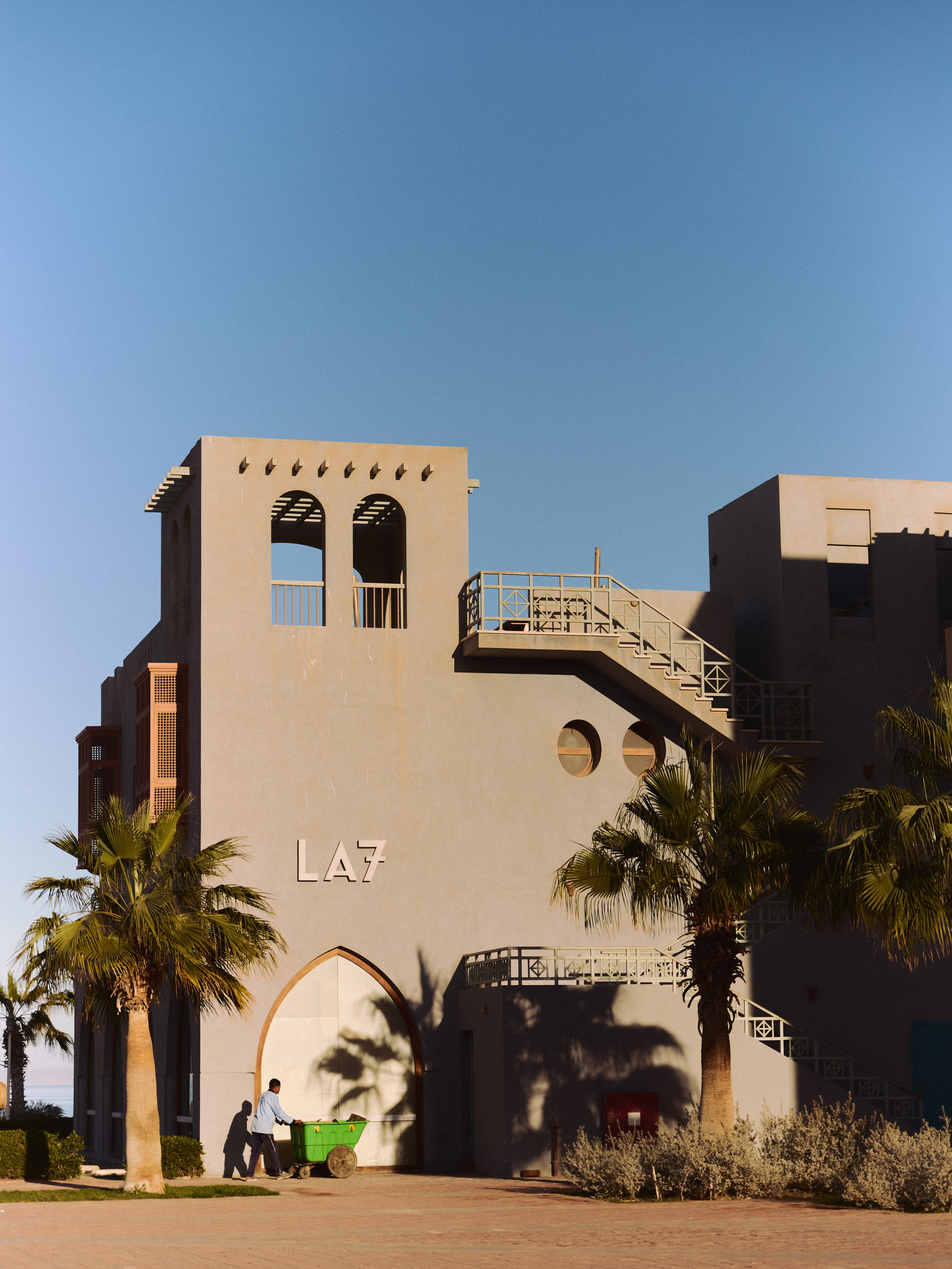 Улицы. Jorgis Talè — photographer, kind person, teacher of arts and other mag