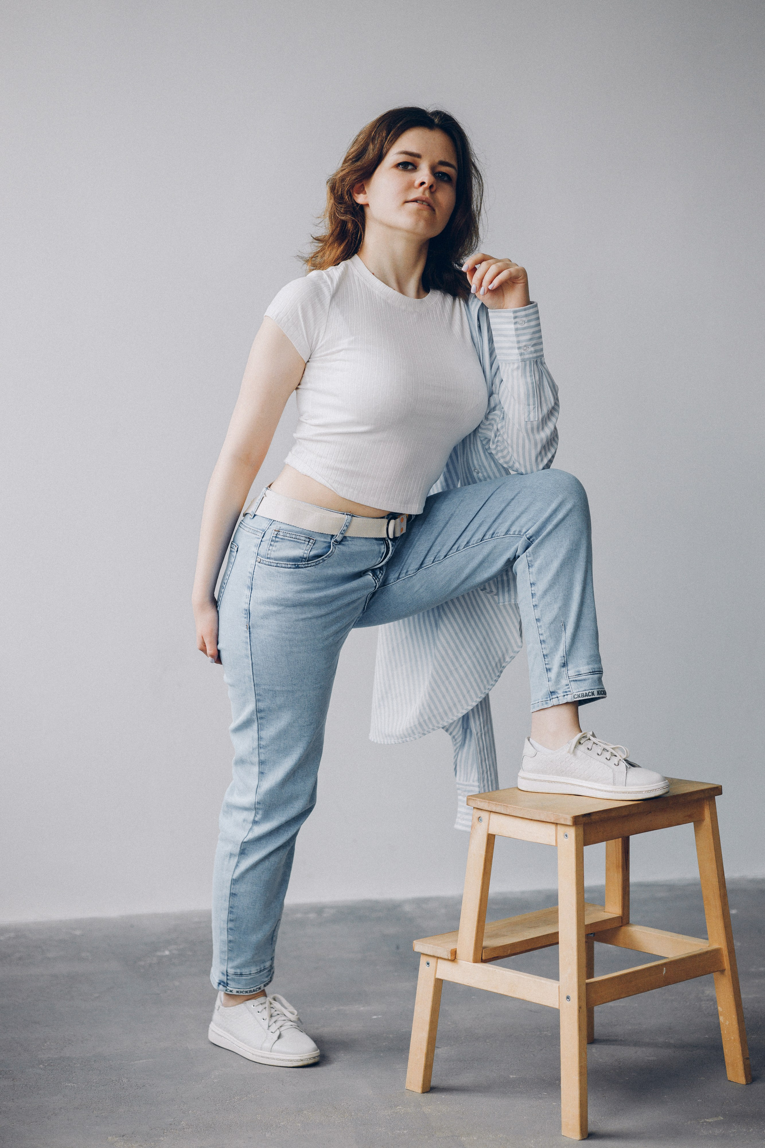 Студийная фотосессия с Люсей. Выпускные альбомы в Серпухове