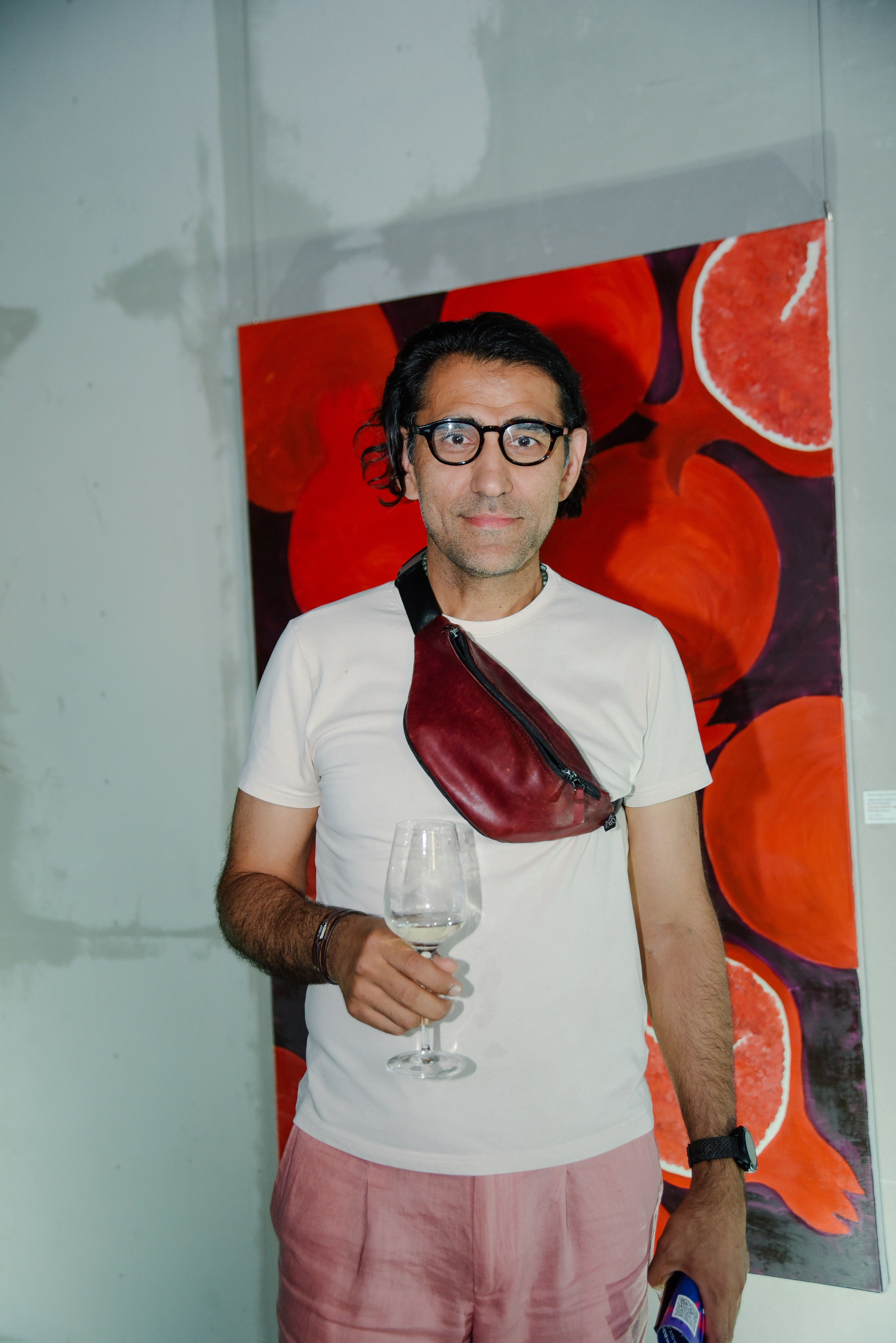 Александр Дильбази Игра взглядов в гранатовом саду. Фотограф Лола Волна, город Москва