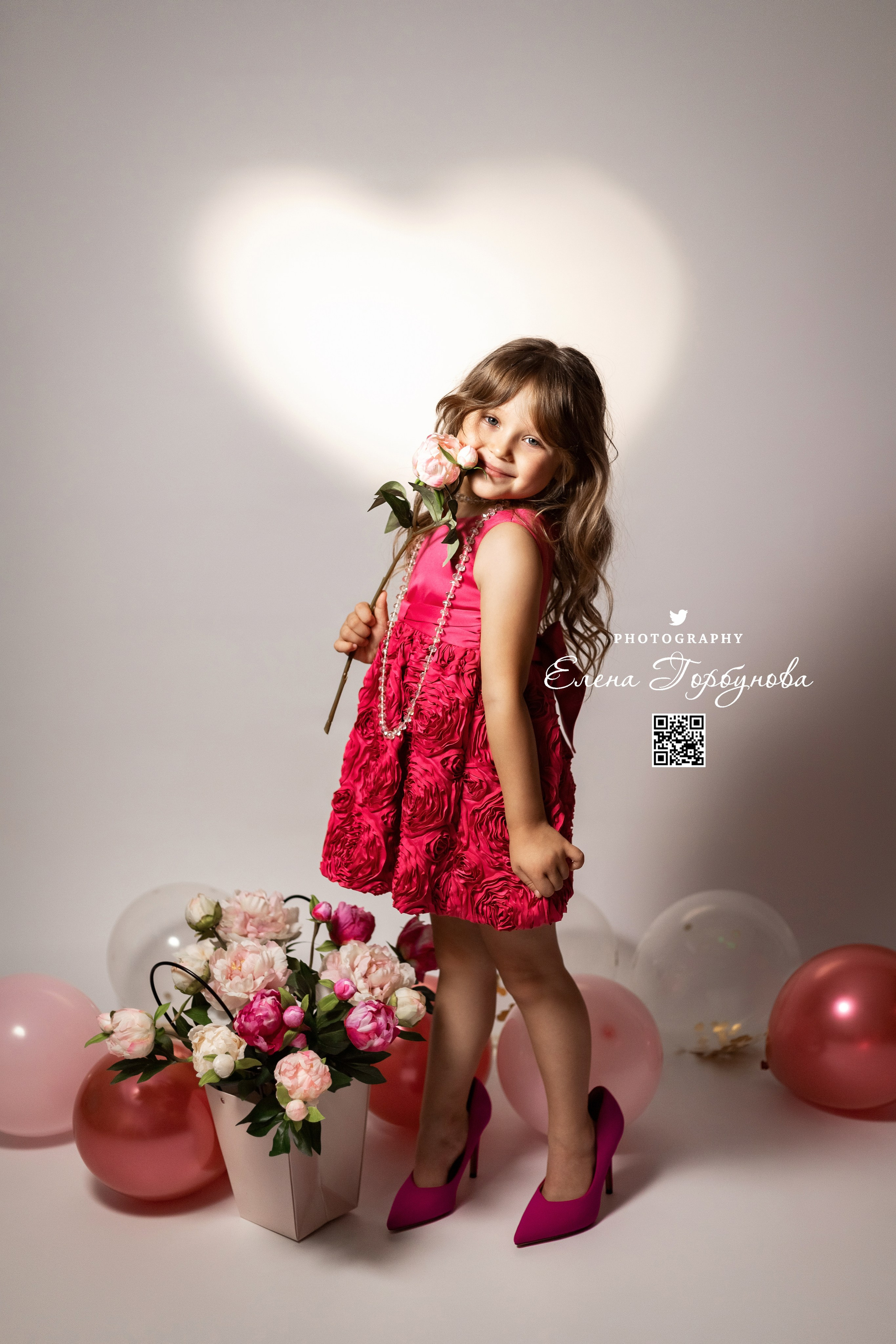 «Модница в розовом» В моей студии. Вероника и Александра. 2024. Фотограф Пермь. Свадьбы. Семья и дети, школа, д. сад. Фотокниги