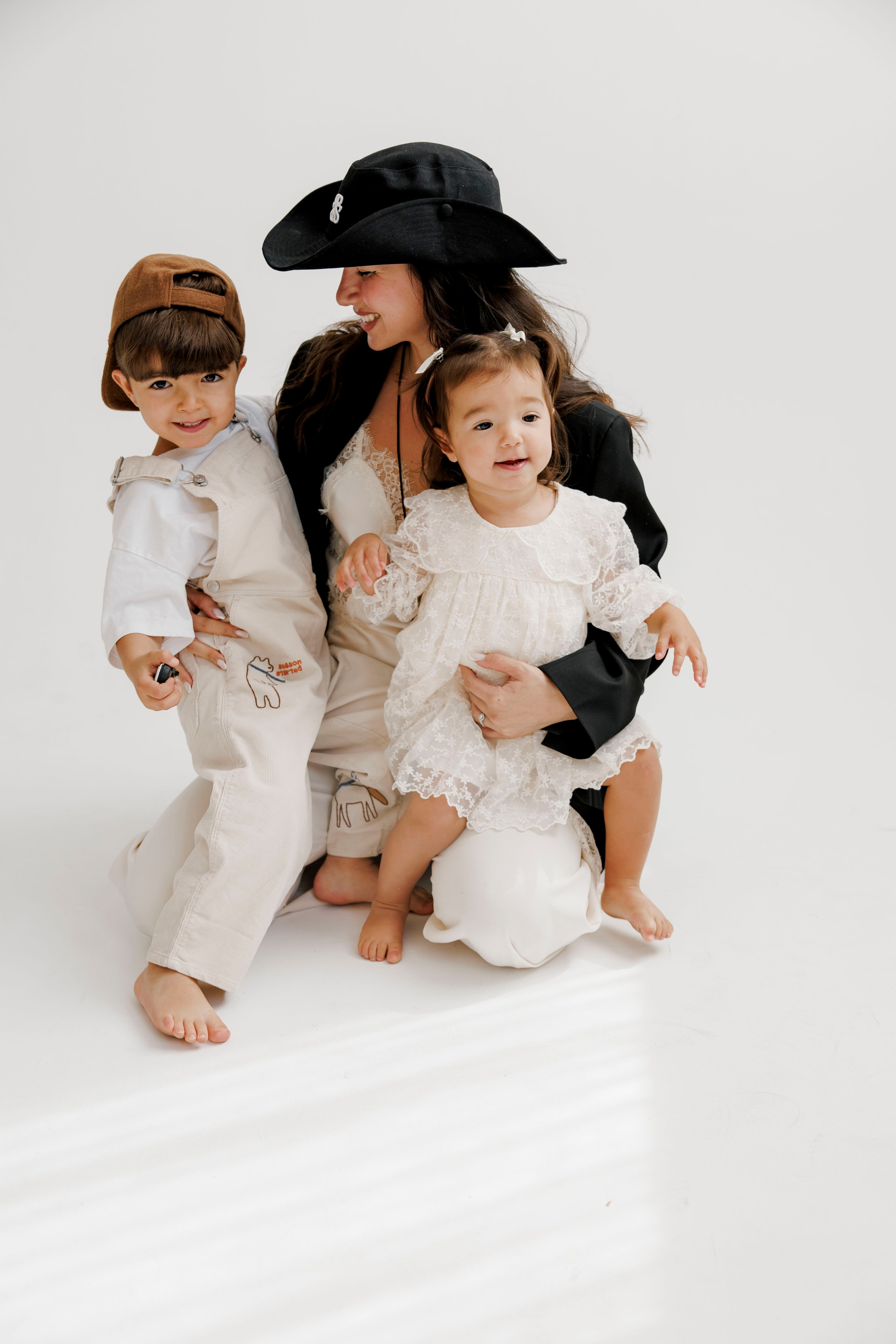 Family photoshoot inside the studio. Wedding and family photographer