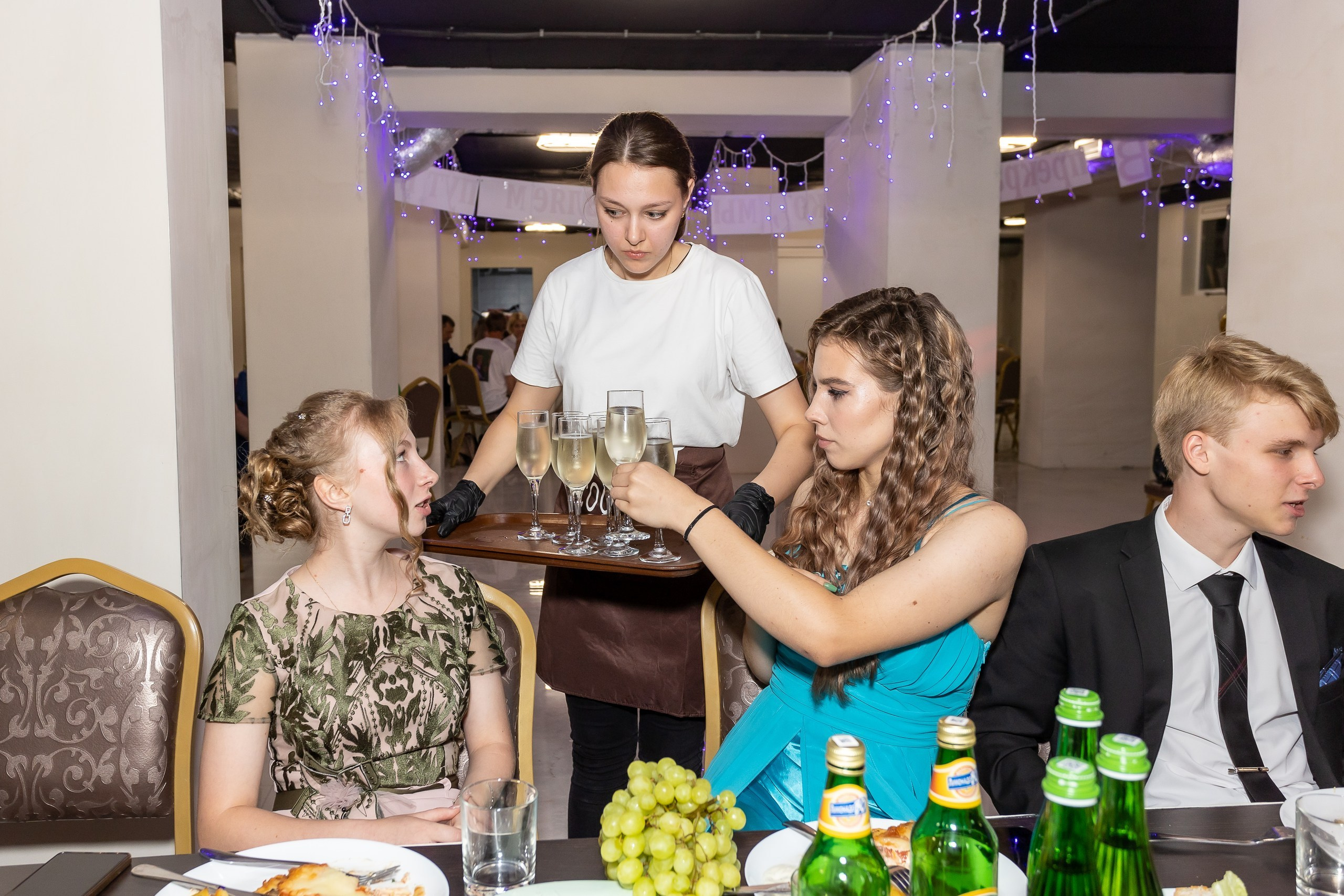Вручение аттестата и выпускной вечер. Выпускные альбомы Майкоп, Краснодар Елена Золотарева