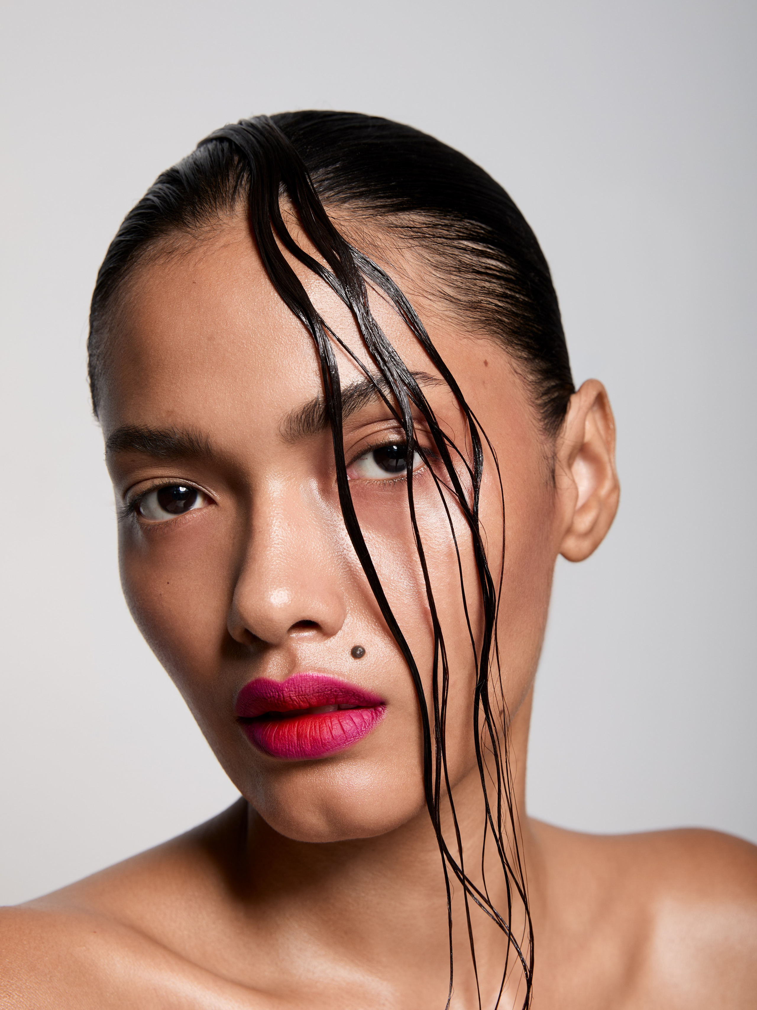 Anna Archen. Beauty & fashion retoucher available worldwide Liya Embrace