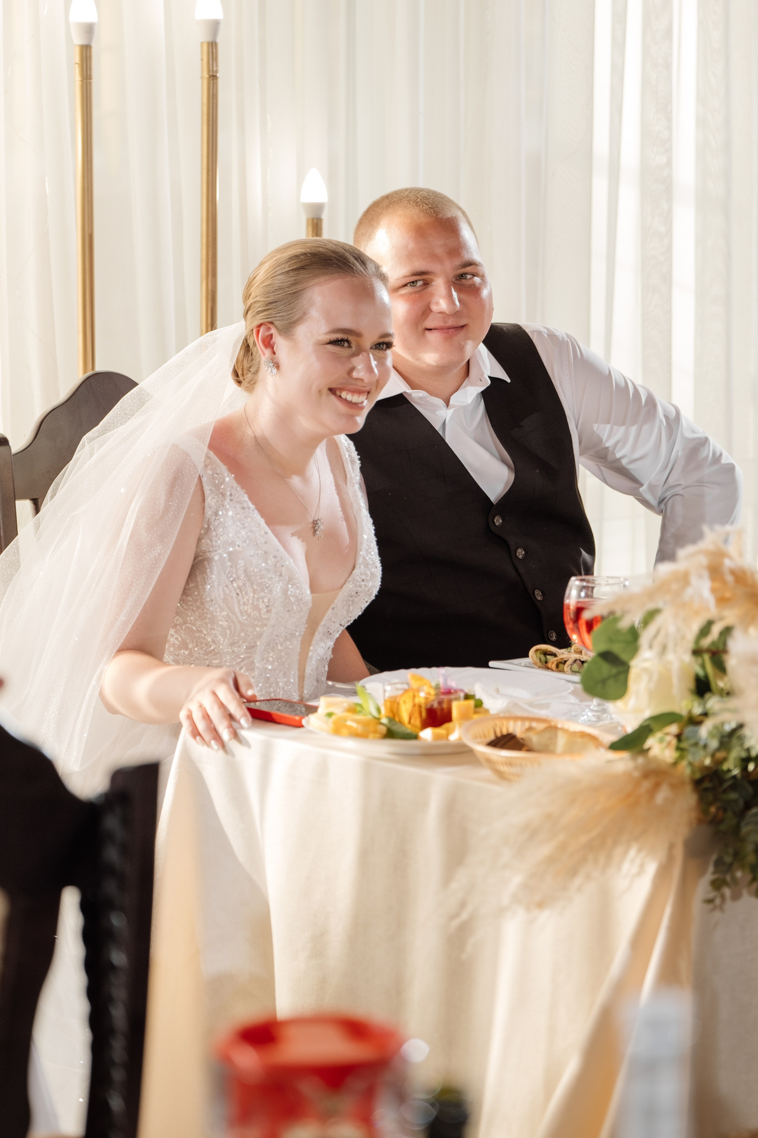 Свадебный ретопртаж. Профессиональная фотосъемка в Крыму. Натуральные эмоции и живые кадры. Забронируйте дату прямо сейчас!