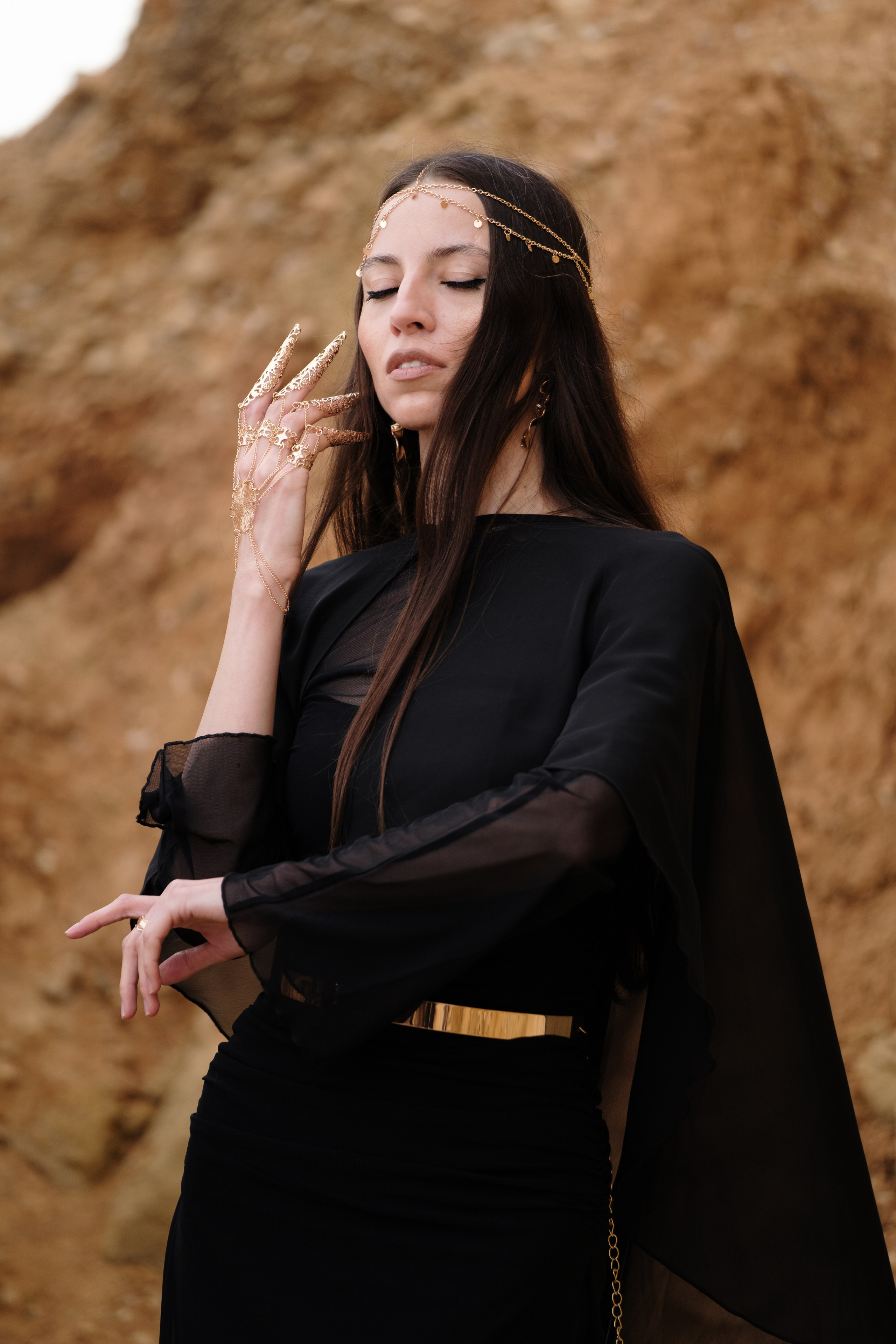 Фотосессия у моря, арабская эстетика. Профессиональная фотосъемка в Крыму. Натуральные эмоции и живые кадры. Забронируйте дату прямо сейчас!