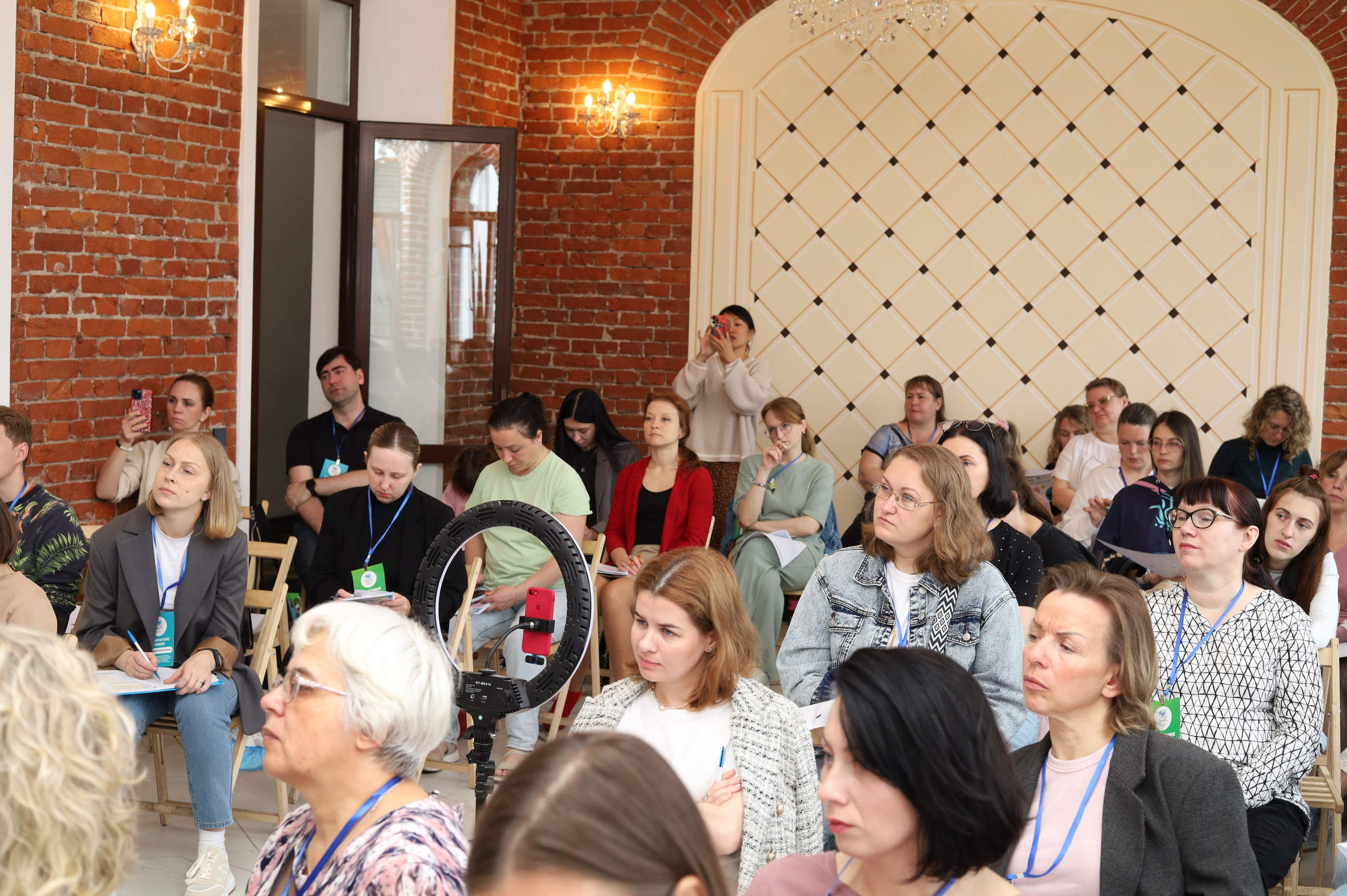 Репортаж Фестиваль Искры-24. Фото для бизнеса, контент-съёмка. Фотограф Елена Сивак