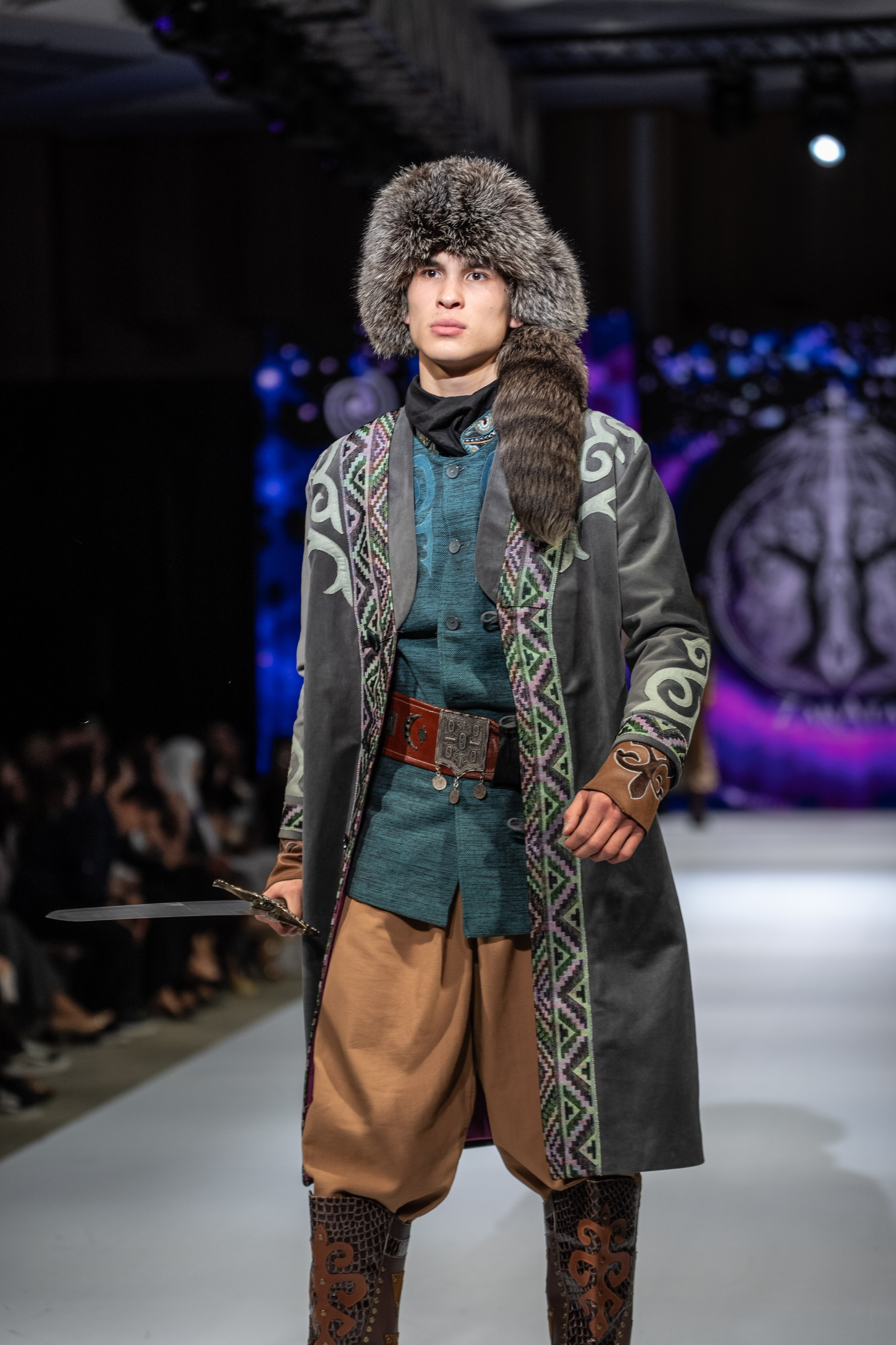 EURASIAN FASHION WEEK Lo Zarata. Сайт Алматинского НЮ АРТ, будуар и фэшн фотографа Дениса Карпенко