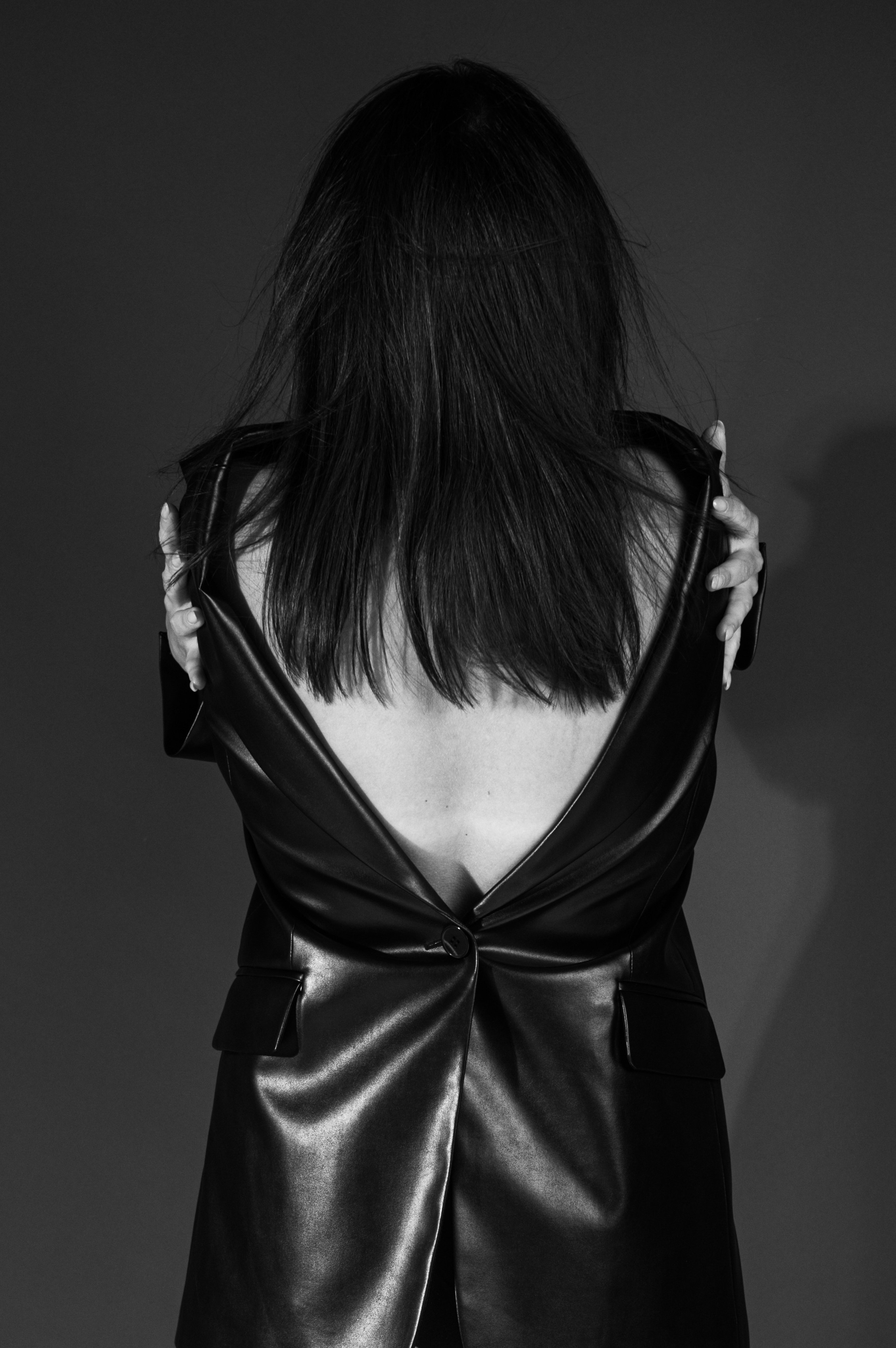 Olga and studio minimalism. Family, portrait, content photo in Costa Rica Evgeniya Besprozvannykh