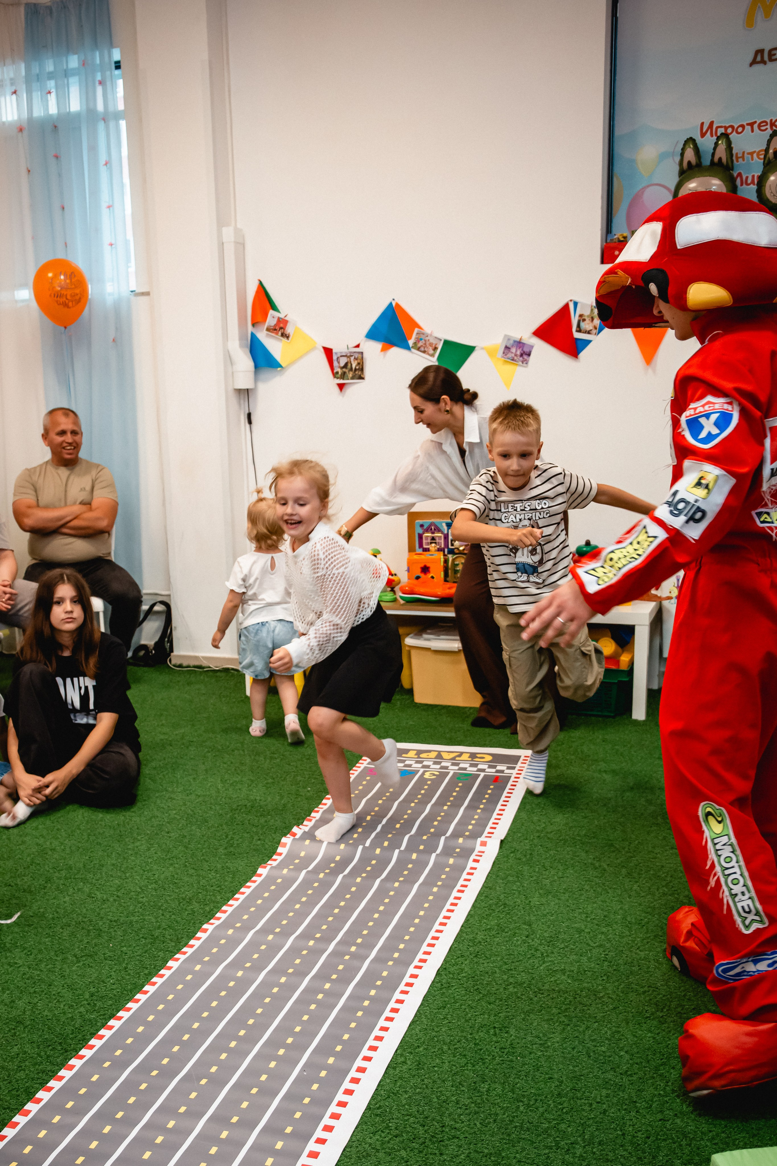 РЕПОРТАЖНАЯ детская. Фотограф крещений, семейный фотограф Приходько Ксения
