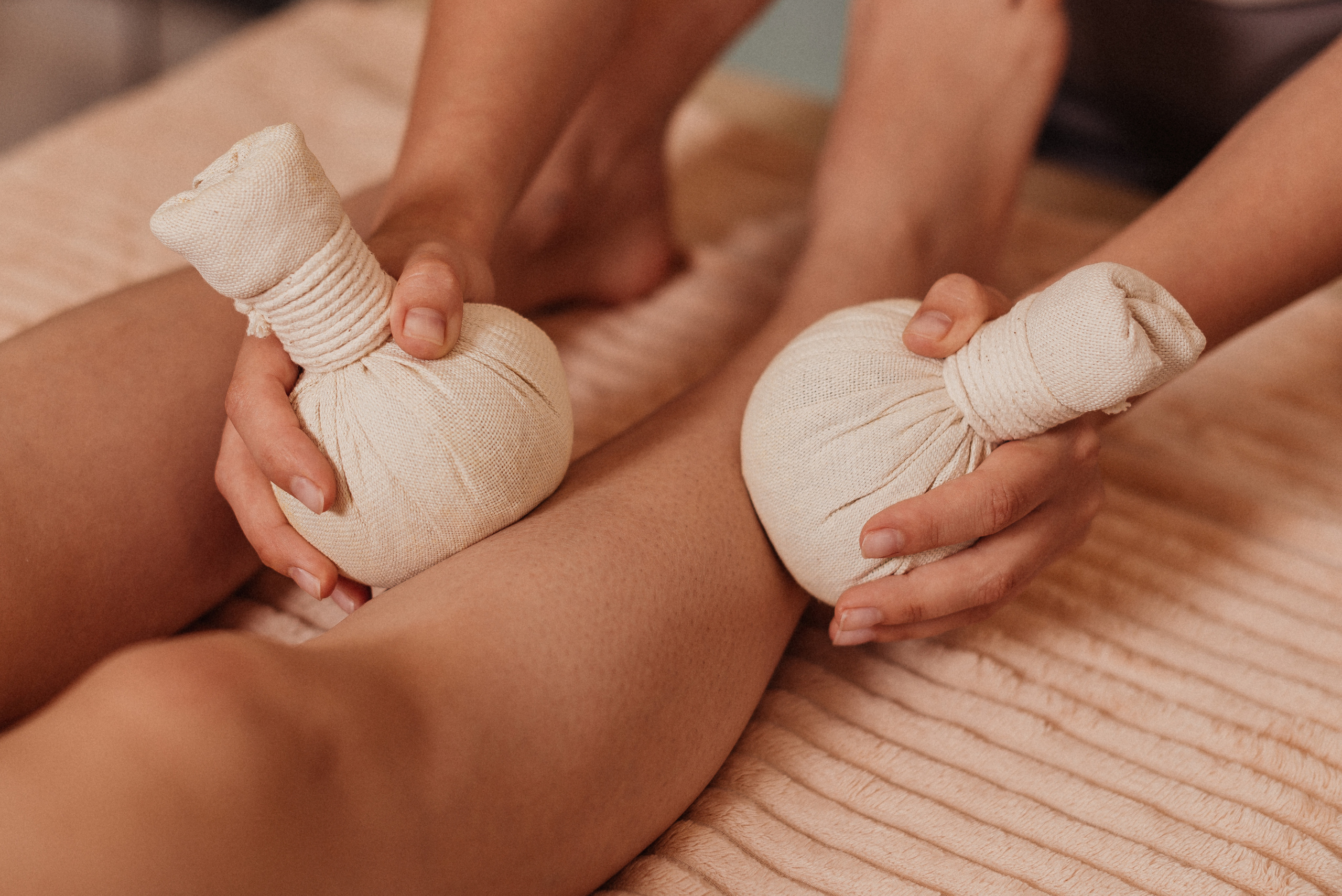 Контент для @massagevlg. Свадебный и семейный фотограф в Волгограде Олеся Лисицкая