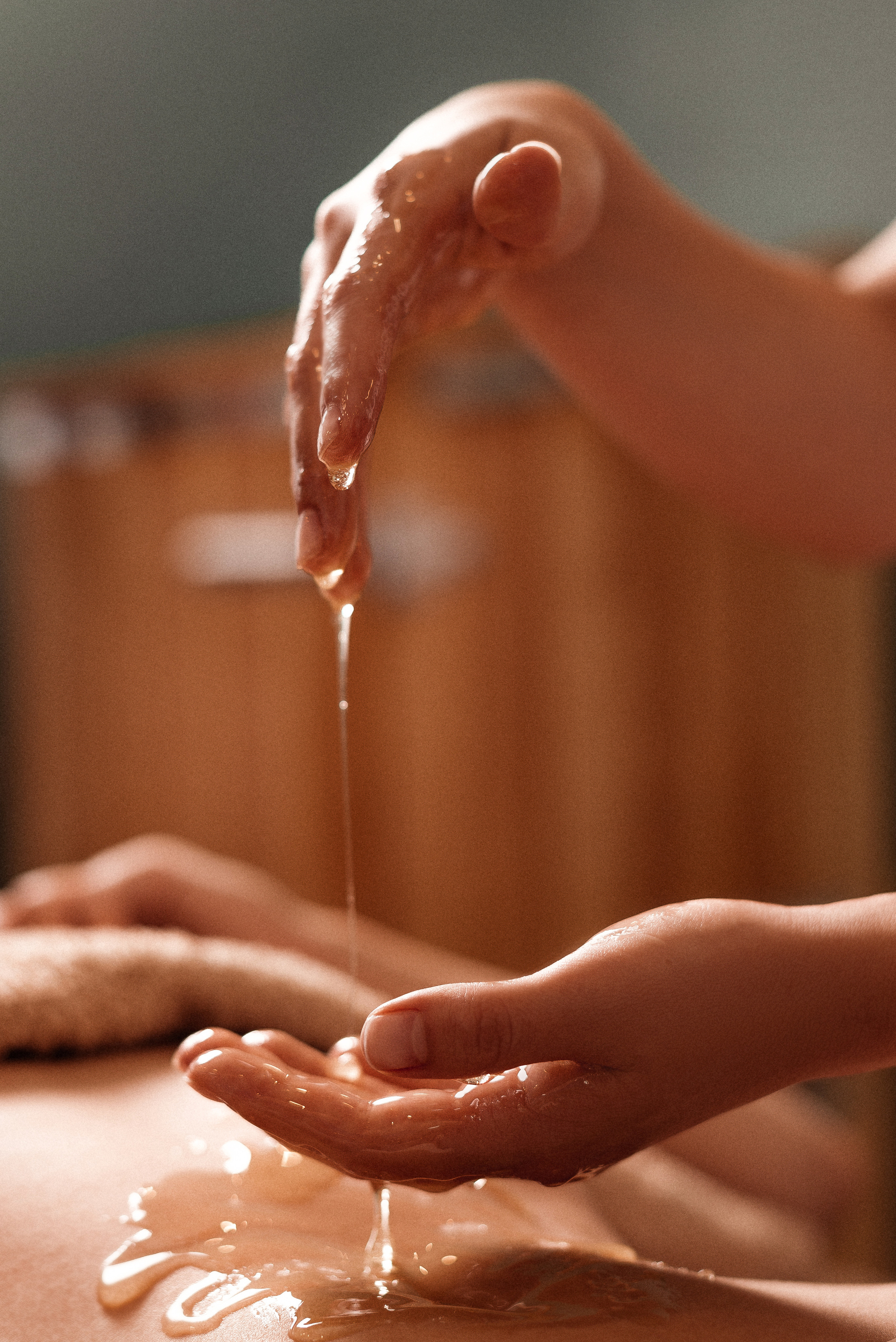 Контент для @massagevlg. Свадебный и семейный фотограф в Волгограде Олеся Лисицкая