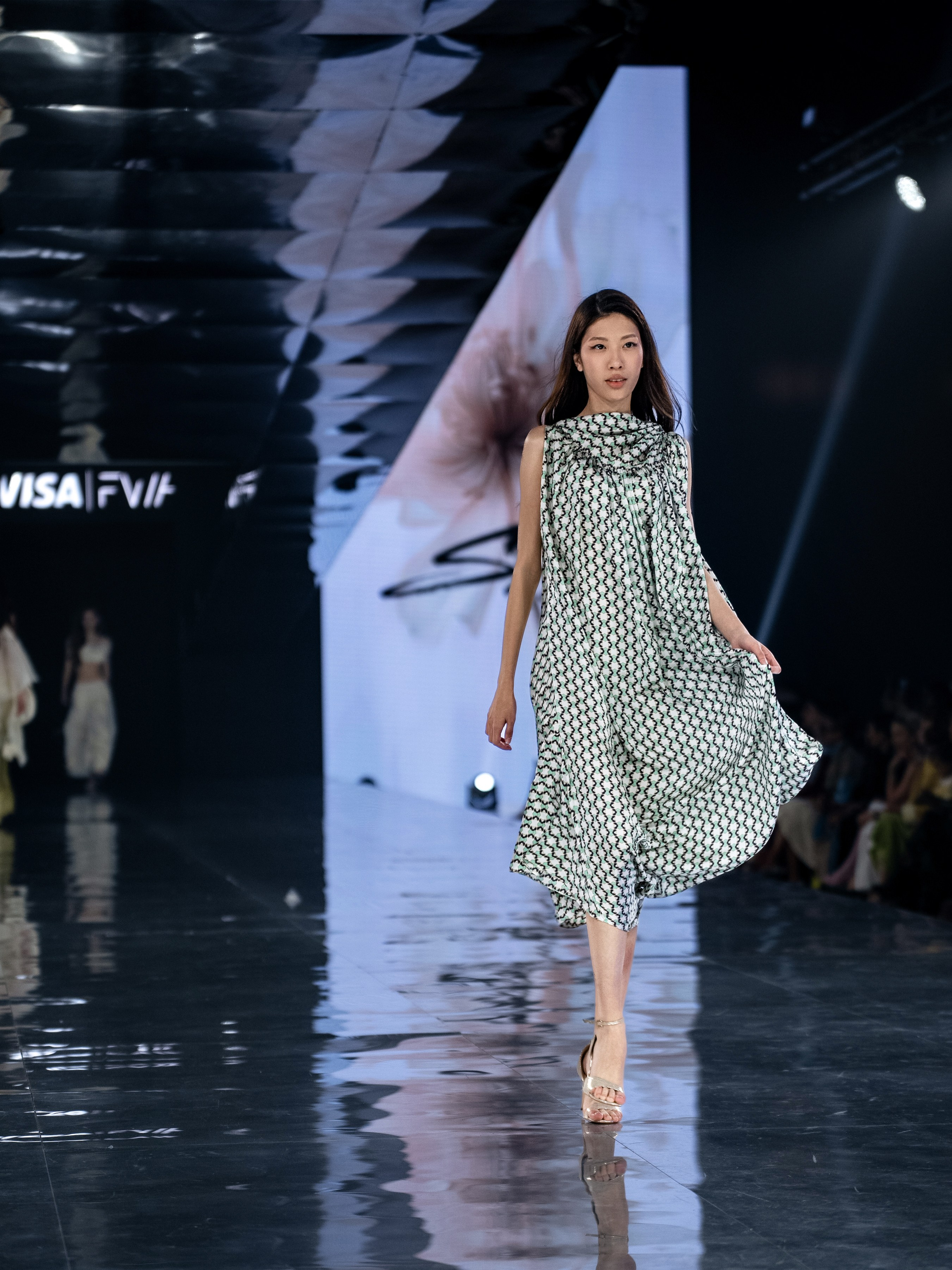 Visa Fashion Week Sako. Сайт Алматинского НЮ АРТ, будуар и фэшн фотографа Дениса Карпенко