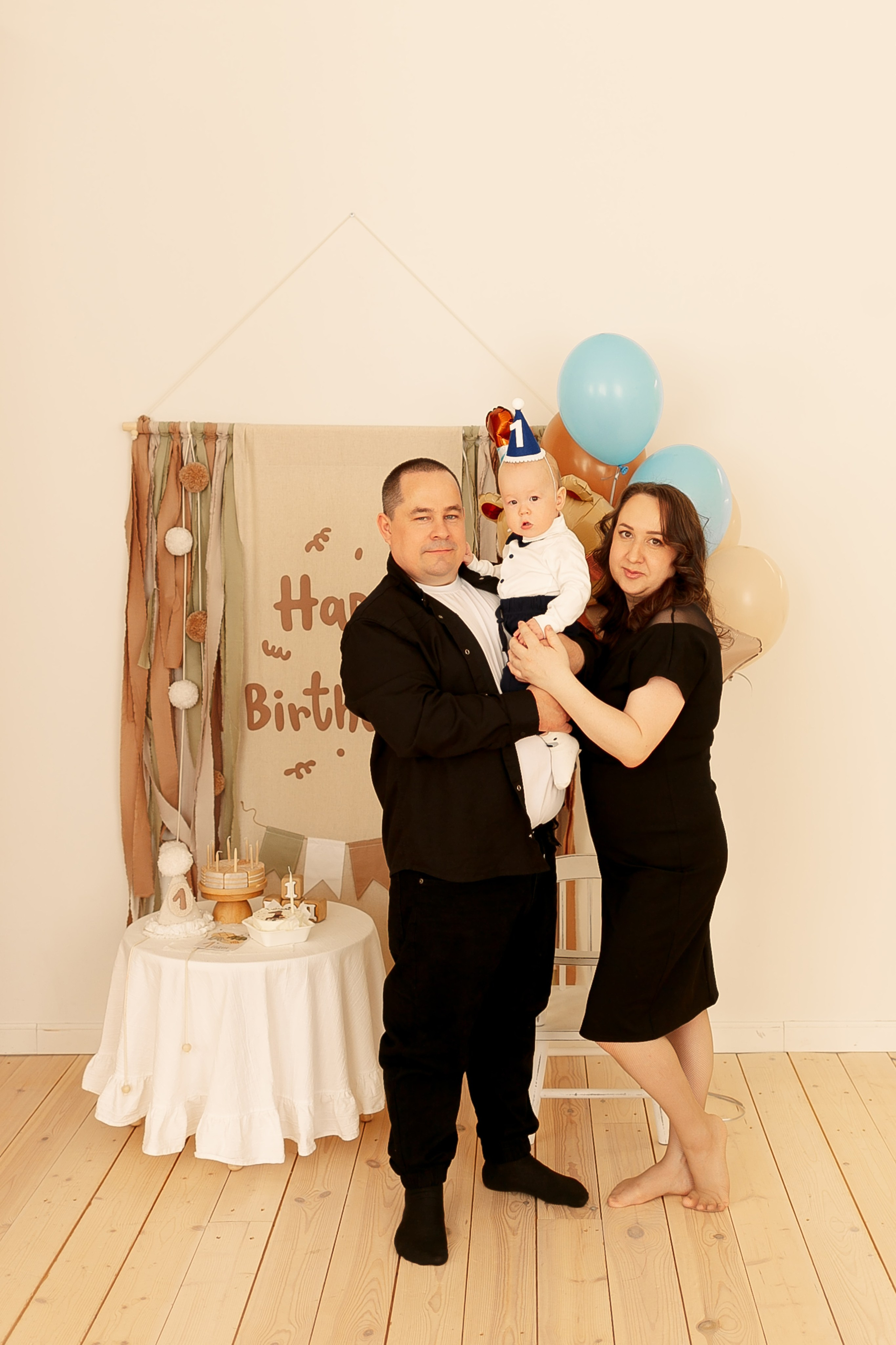 Тимуру 1 годик. Семейный фотограф Фотосессия беременности  Екатеринбург Елена Луткова