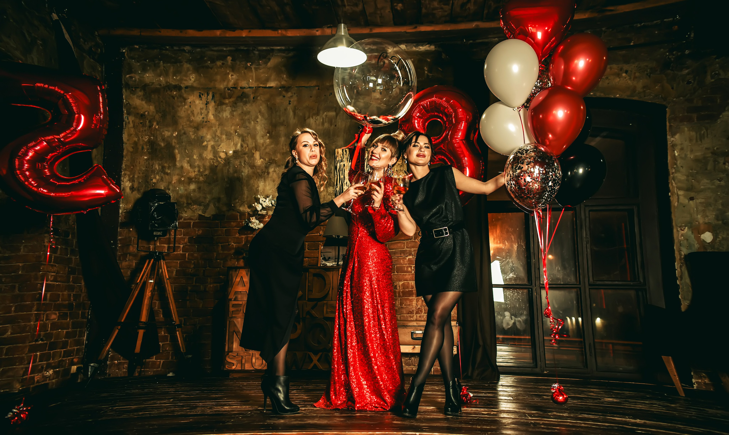 Тематическая вечеринка на юбилей 35 лет. Свадебный, семейный, детский, контент фотограф в Омске Максим Ильин